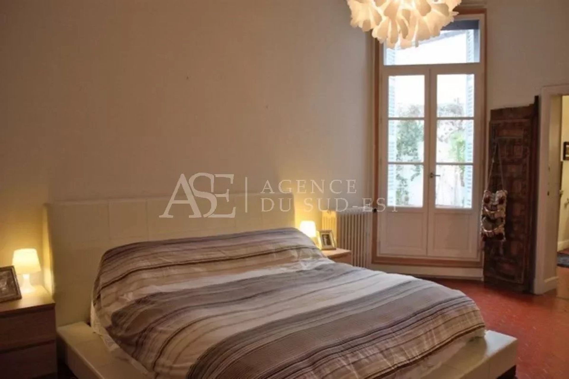 Condominium in Aix-en-Provence, Provence-Alpes-Cote d'Azur 12806032