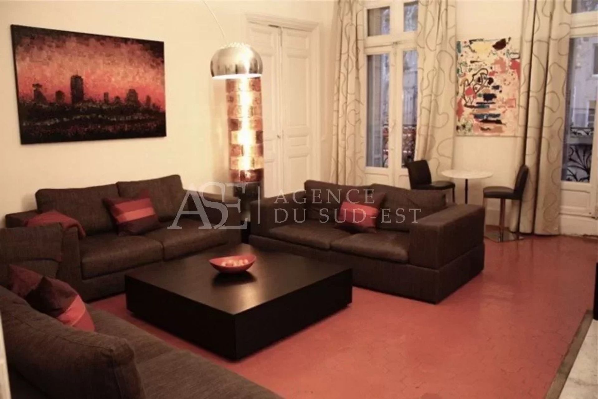 Condominium in Aix-en-Provence, Provence-Alpes-Cote d'Azur 12806032