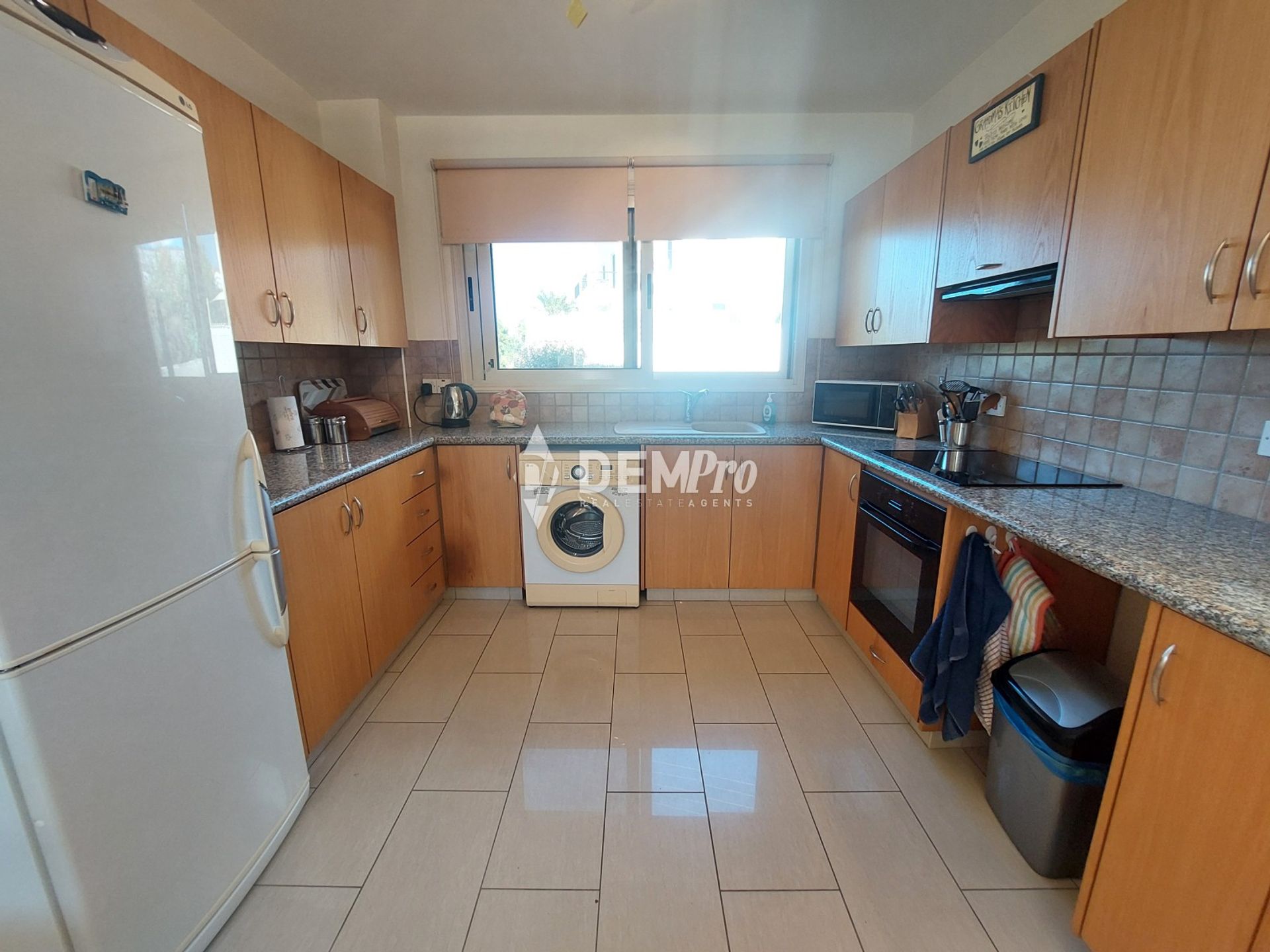 Condominium in Peyia, Paphos 12806237