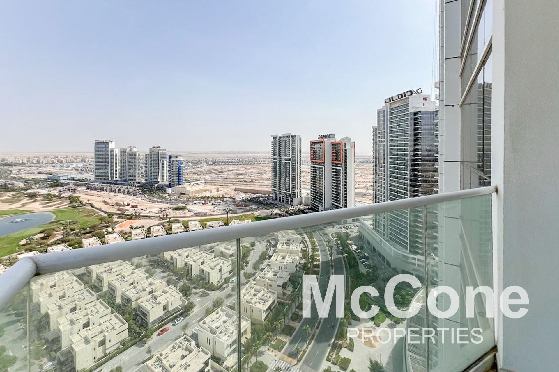 Condominium in Dubai, Dubai 12806276