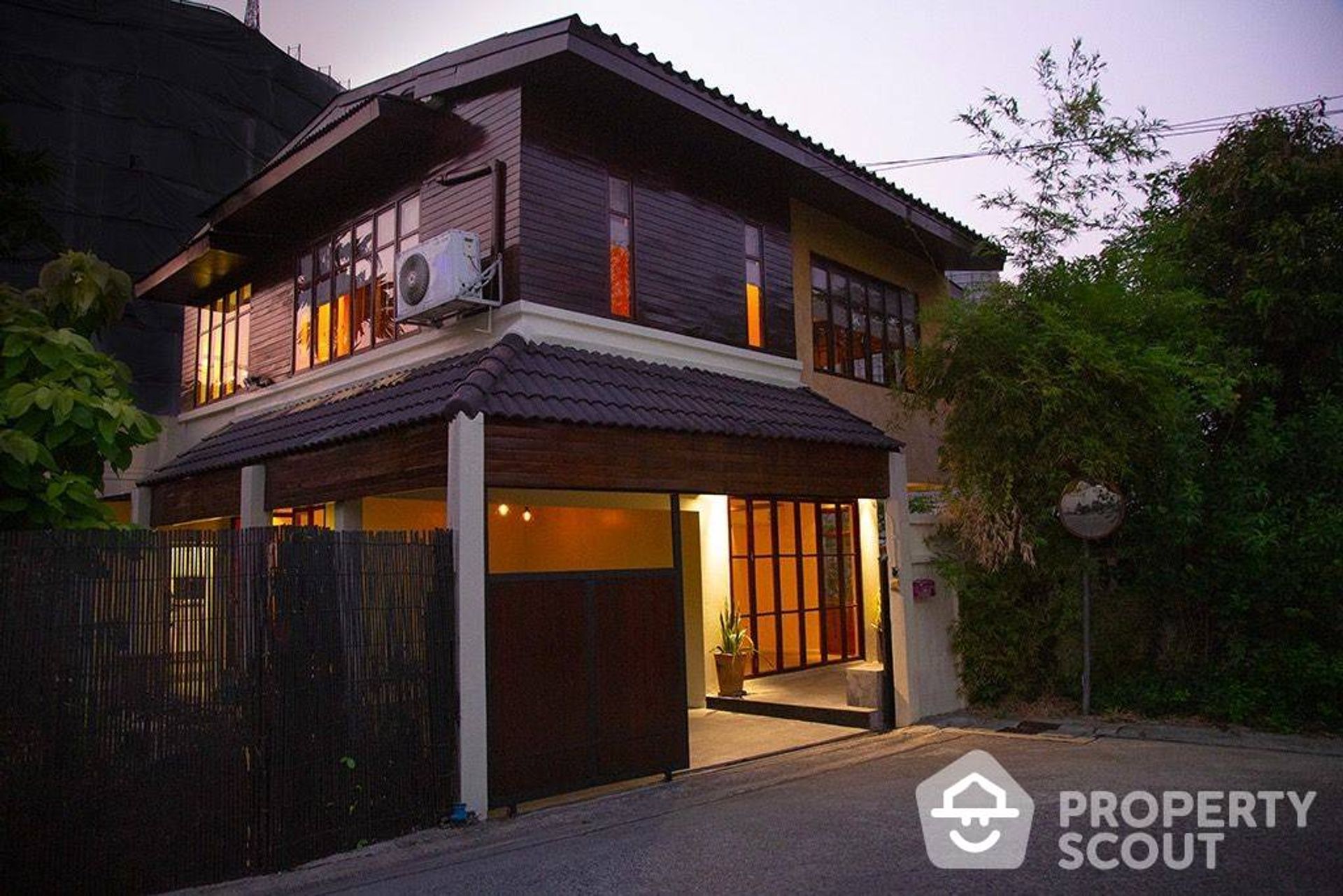 Hus i , Krung Thep Maha Nakhon 12806656