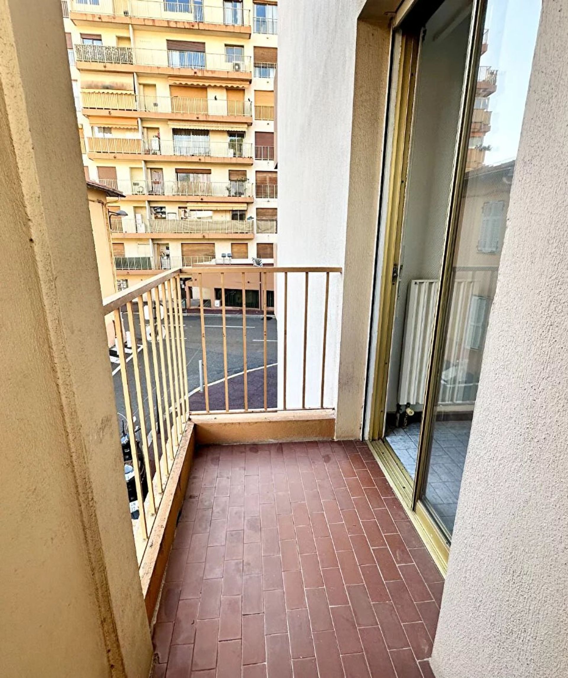 Condominium in Roquebrune-Cap-Martin, Alpes-Maritimes 12806865