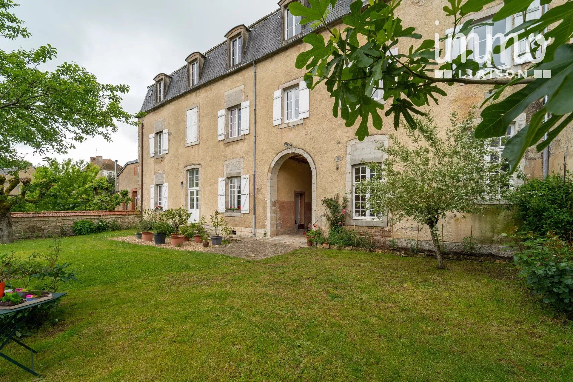 Casa nel Chatillon-en-Bazois, Bourgogne-Franche-Comte 12806883