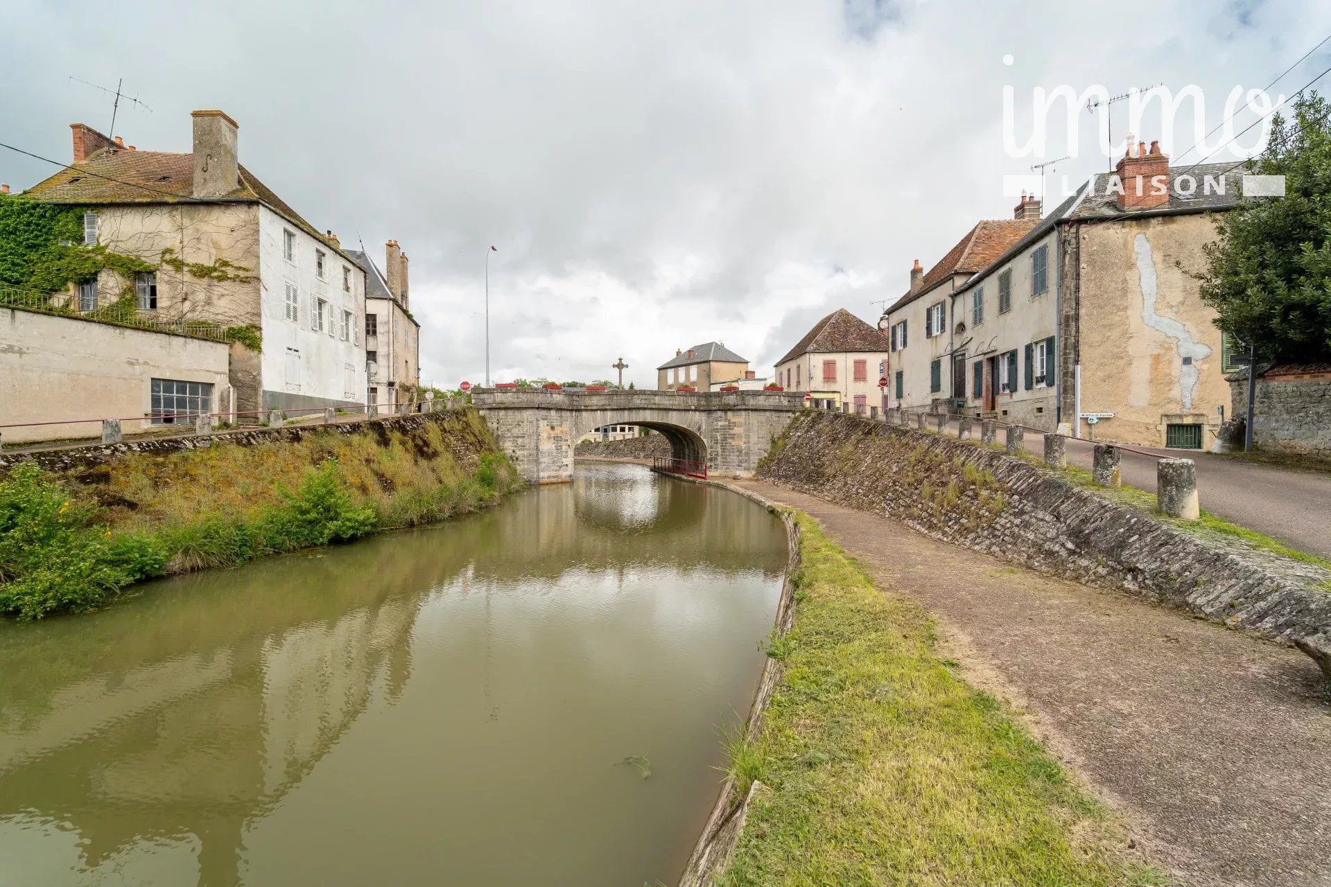 Casa nel Châtillon-en-Bazois, Nièvre 12806883