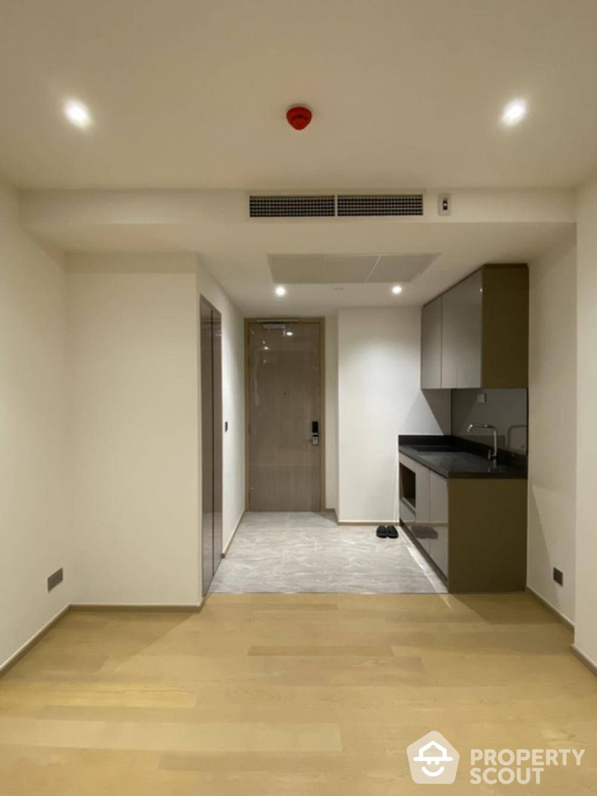 Condominium in Ban Na Song, Krung Thep Maha Nakhon 12807131