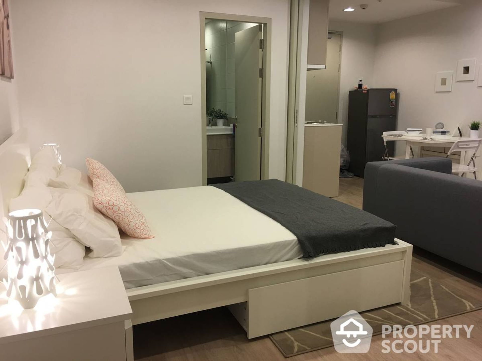 Condominium in Ratchathewi, Krung Thep Maha Nakhon 12807135