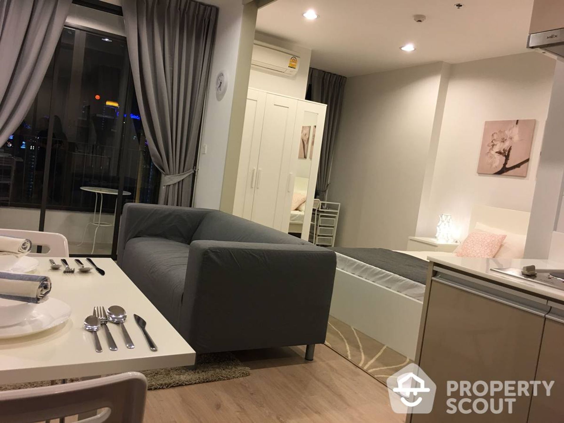 Condominium in Ratchathewi, Krung Thep Maha Nakhon 12807135