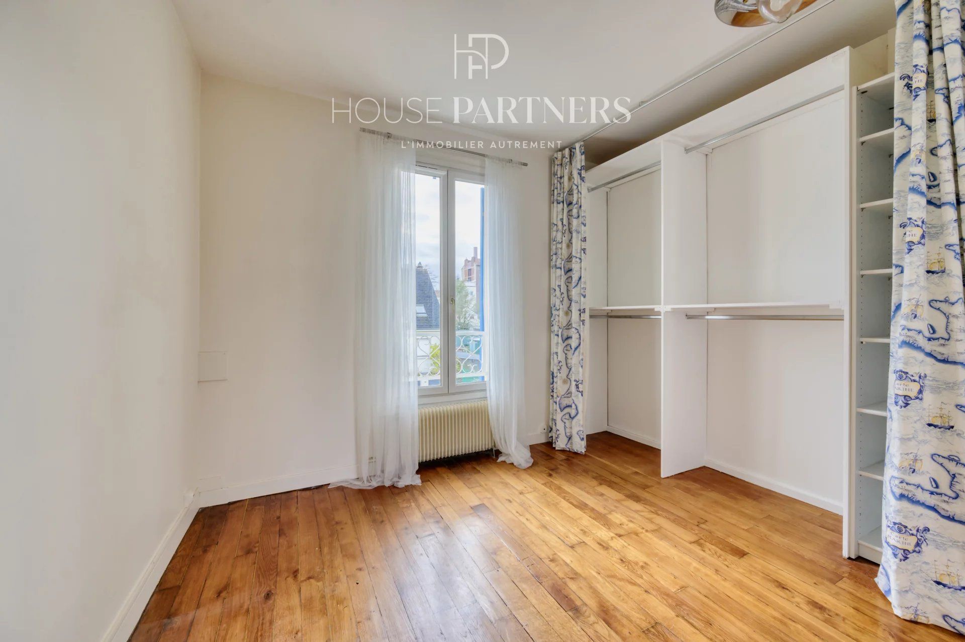 Будинок в Nanterre, Hauts-de-Seine 12808421