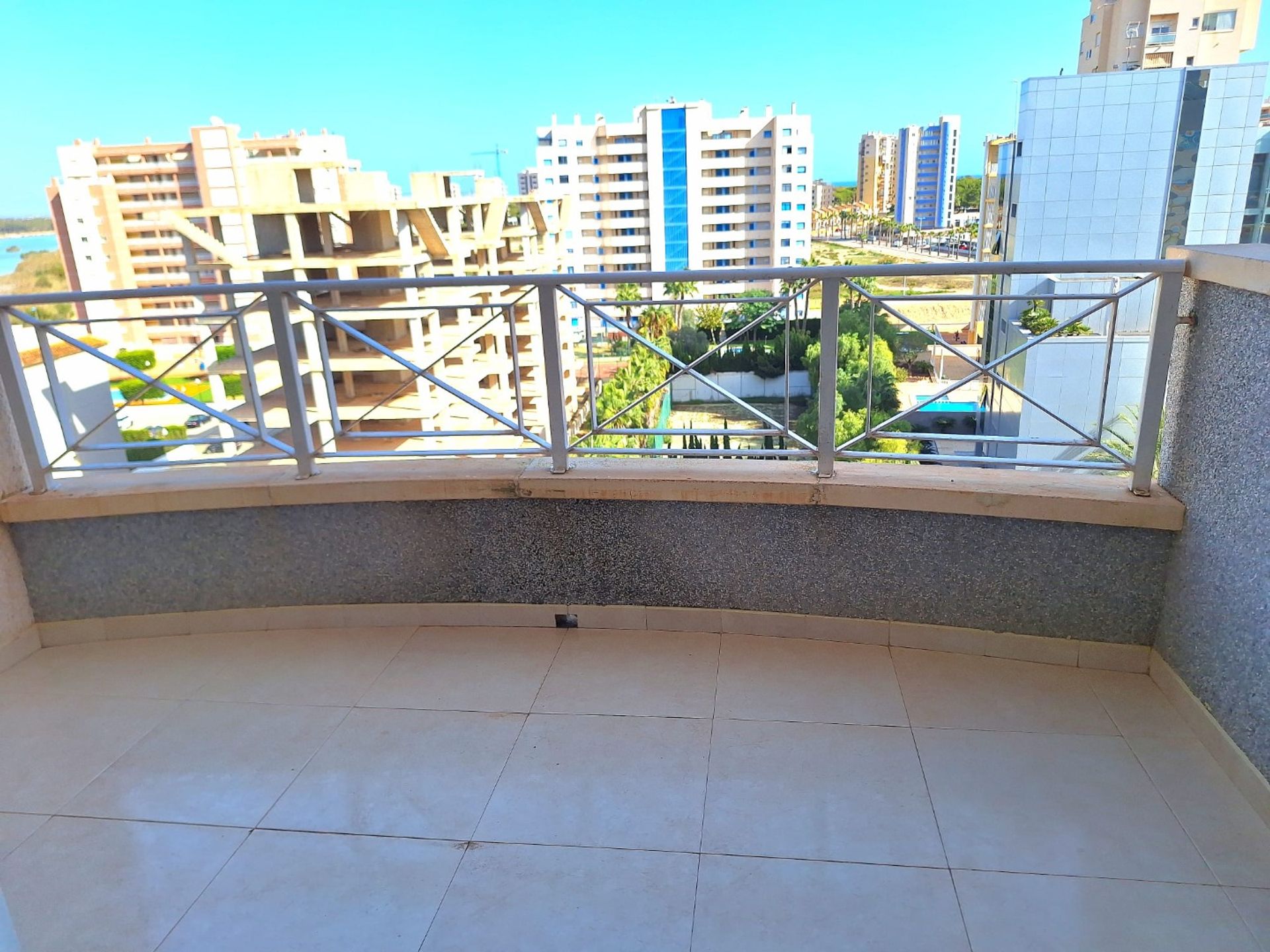 Condominio en Guardamar del Segura, Comunidad Valenciana 12808604