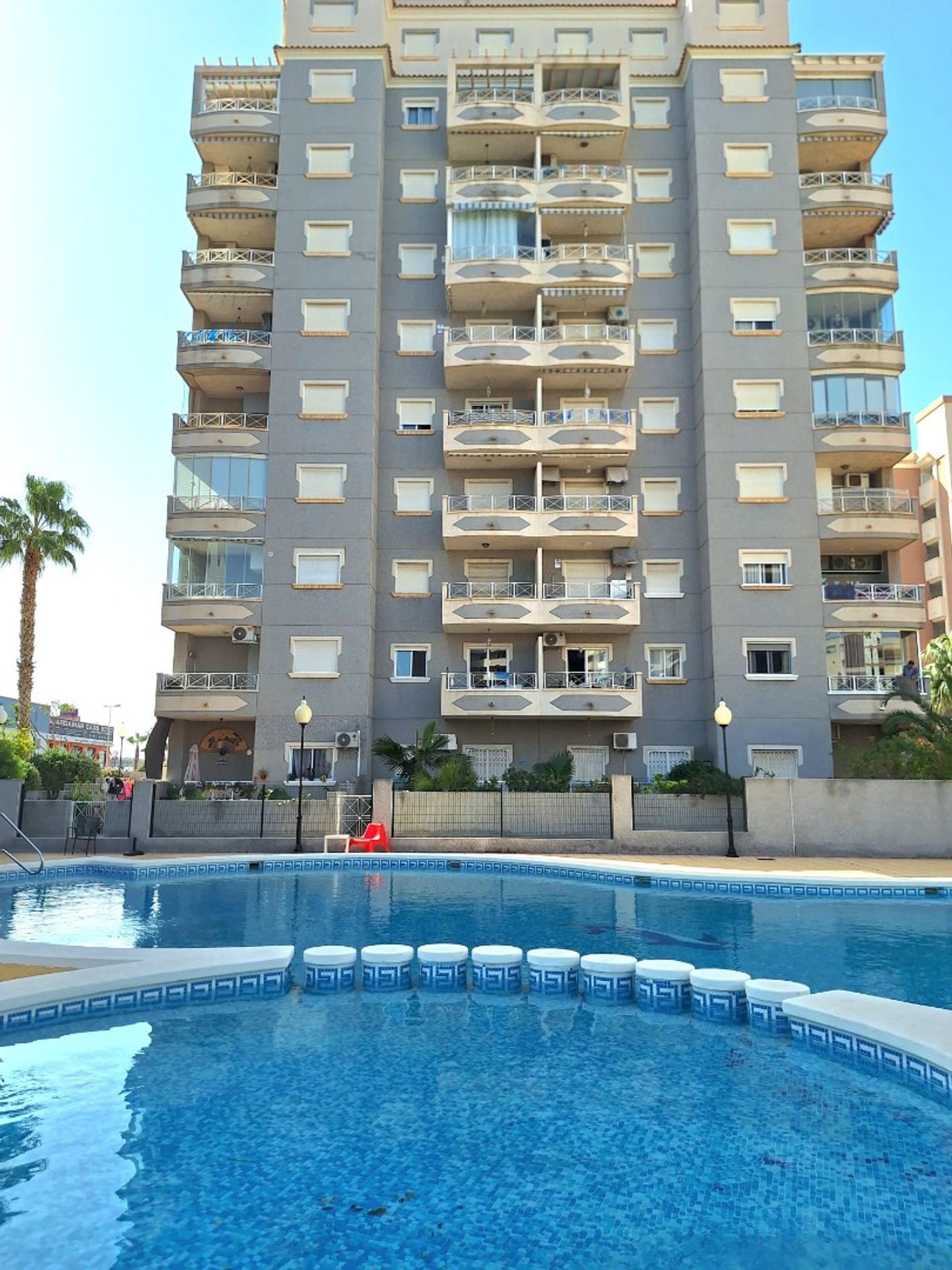 Condominio en Guardamar del Segura, Comunidad Valenciana 12808604