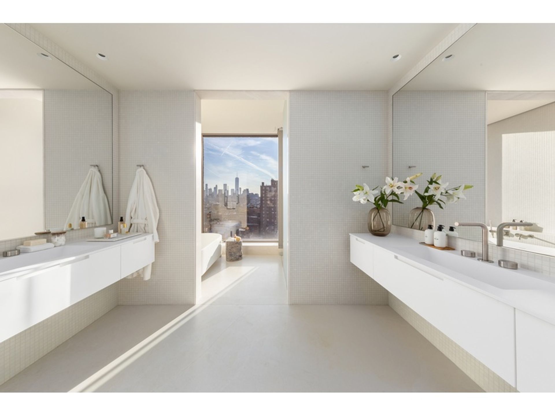 Condominium in New York, New York 12808937