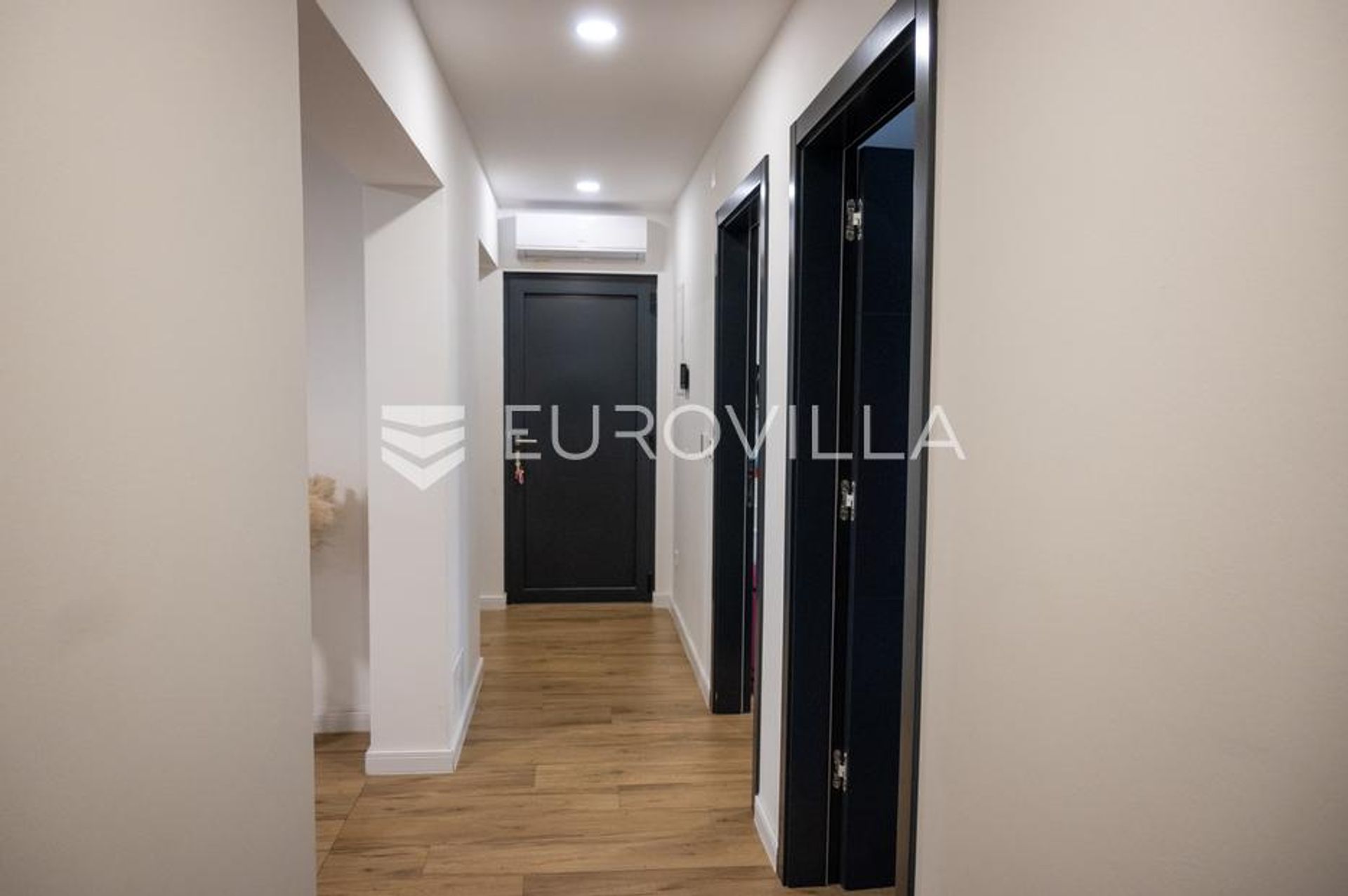 Condominio nel Osijek, Osječko-baranjska županija 12809257