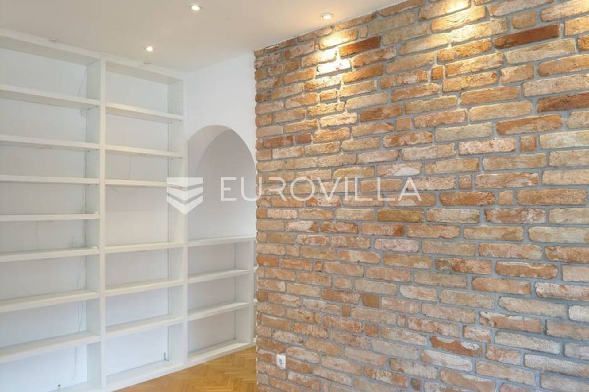 Condominium in Sesvete, Grad Zagreb 12809461