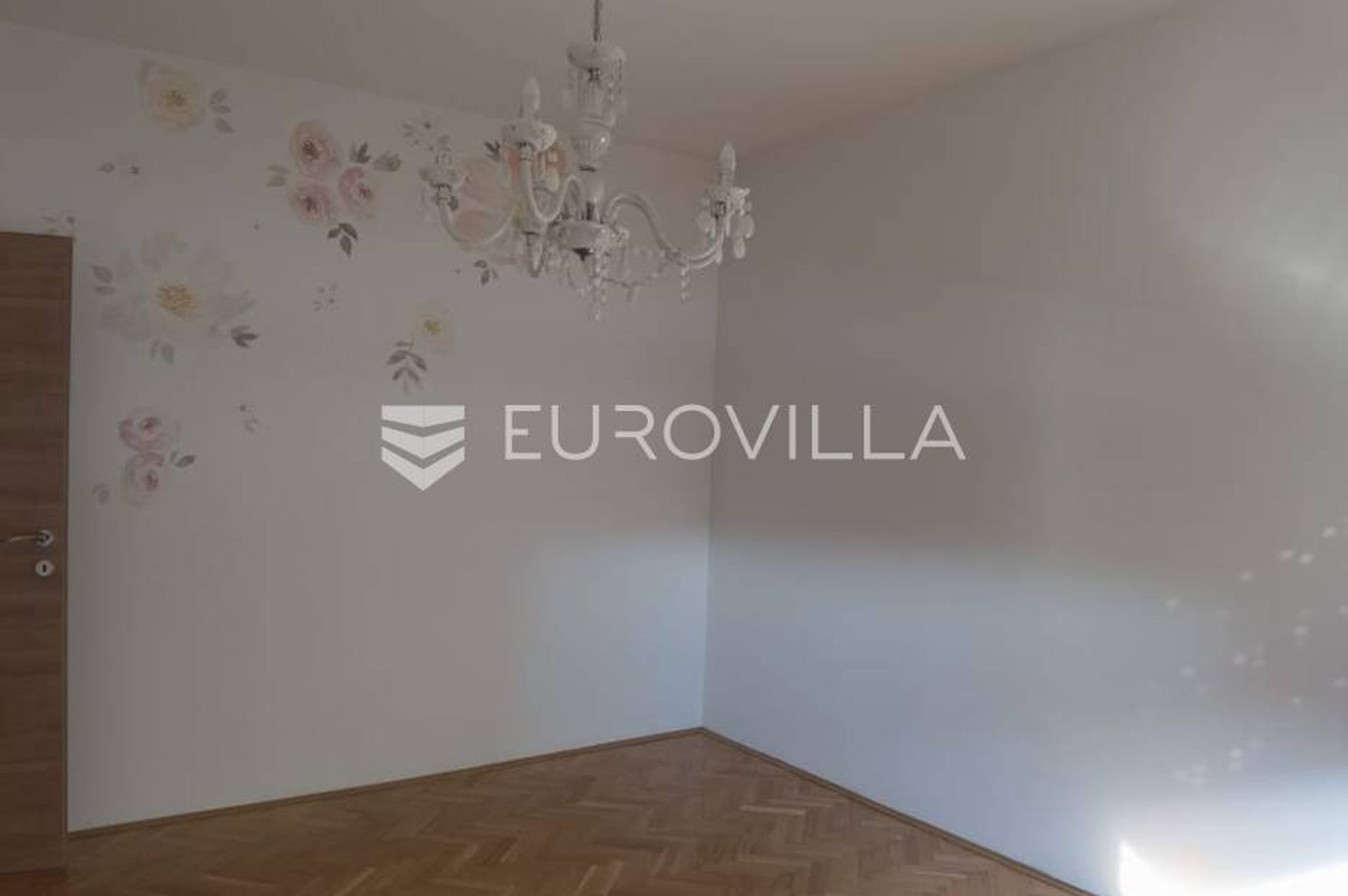 Condominio en Sesvete, Zagreb, Grad 12809461