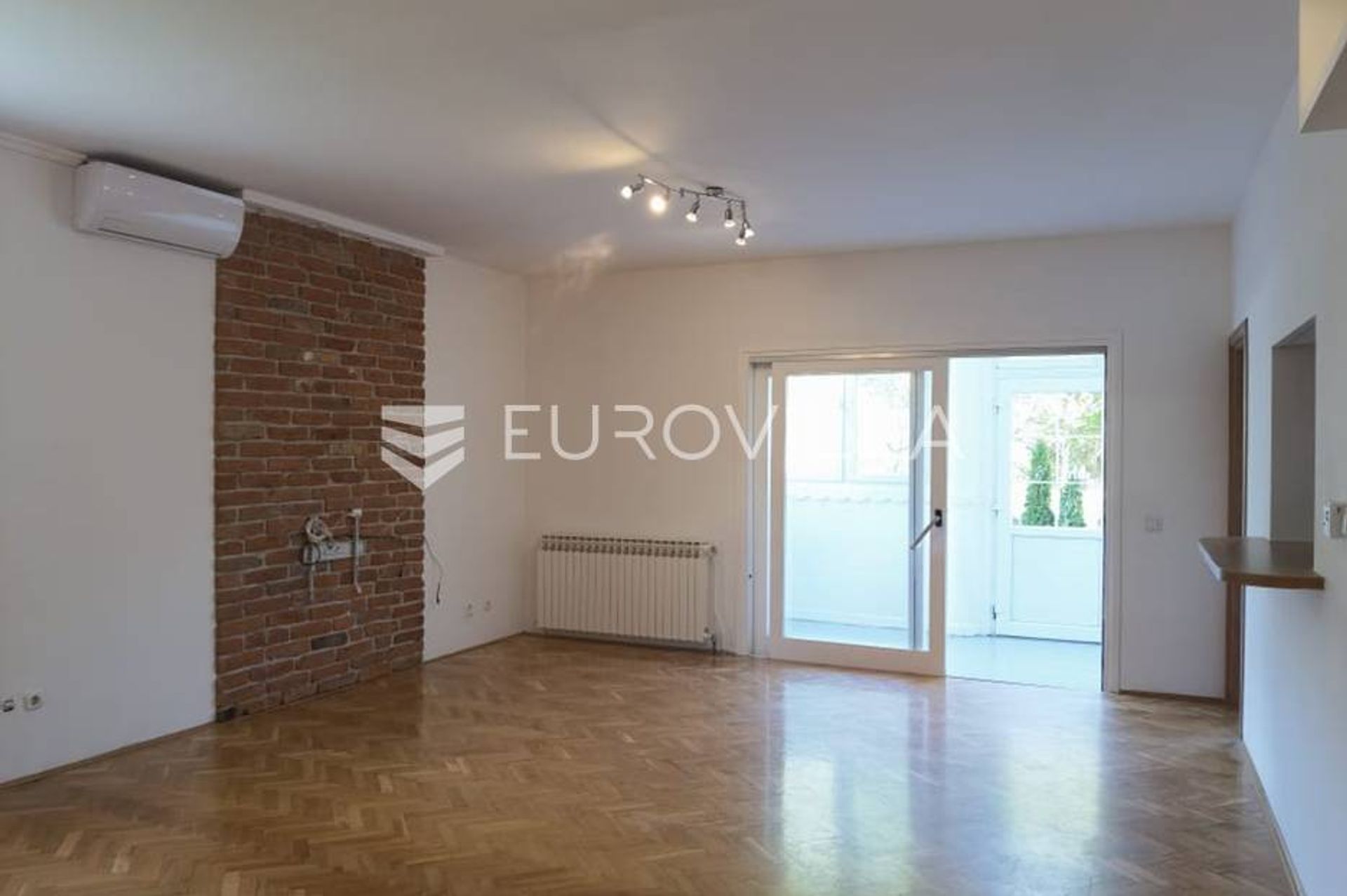 Condominium in Sesvete, Grad Zagreb 12809461