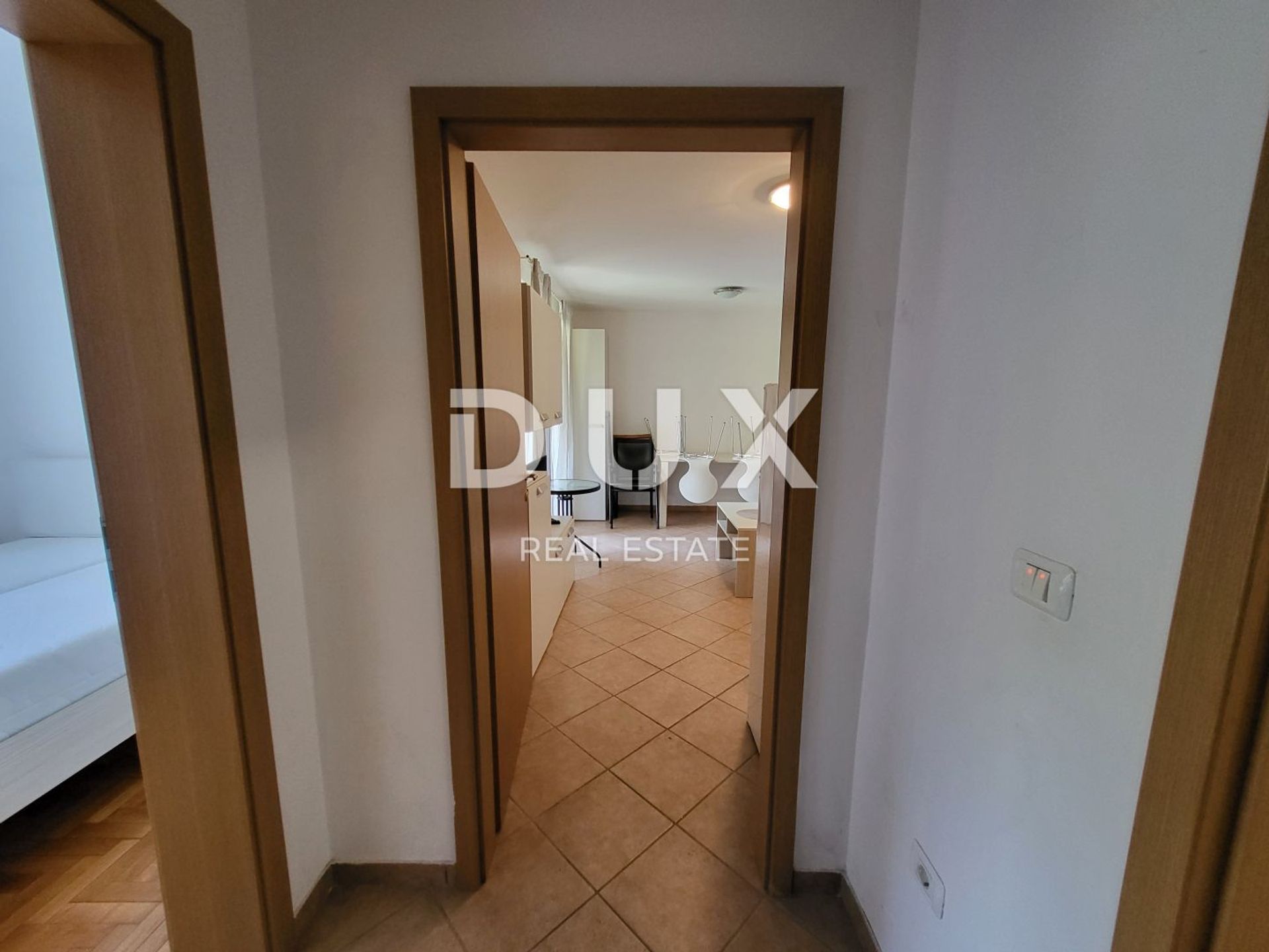 Condominio en Úmag, Istarska Županija 12810329