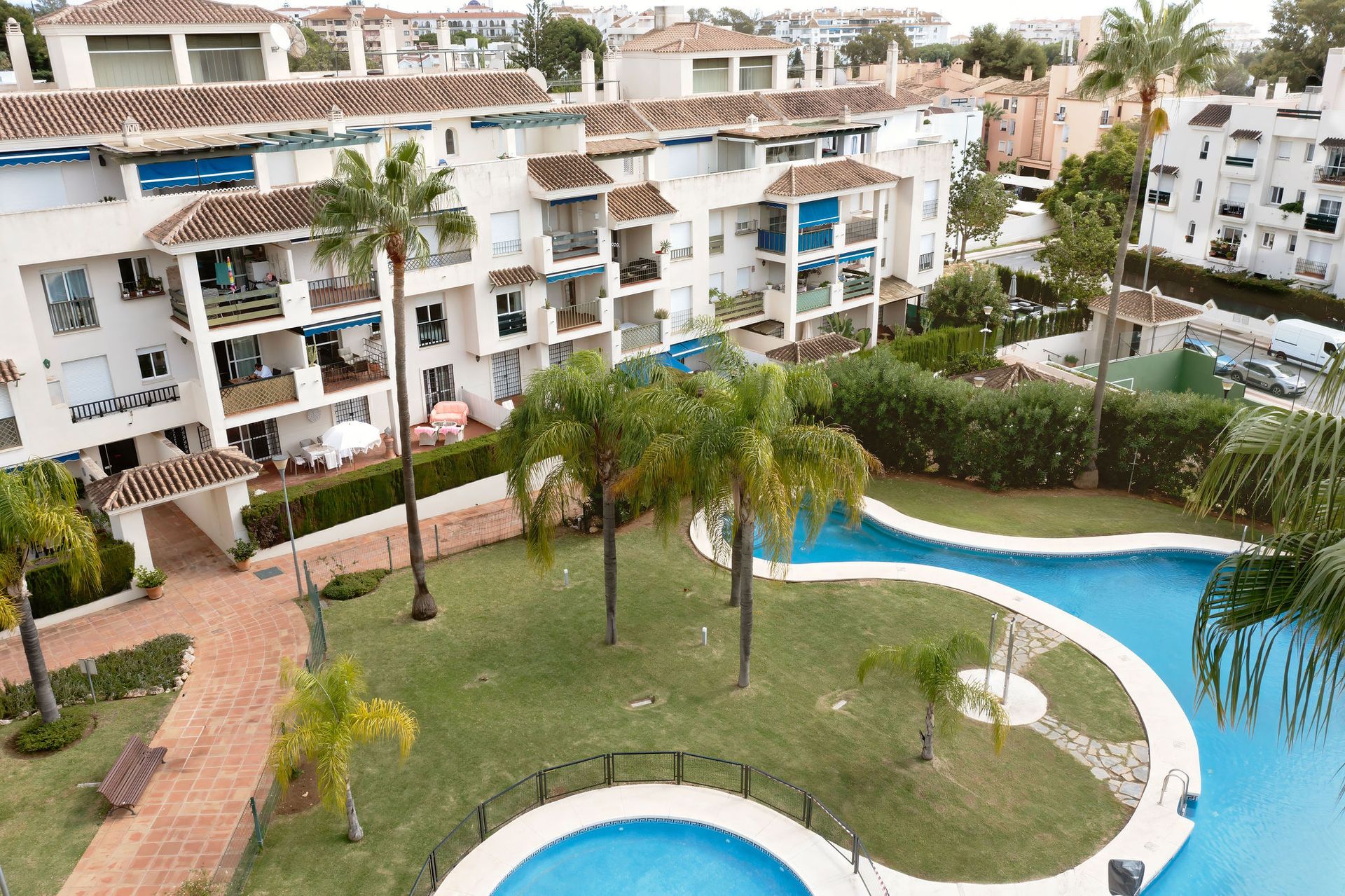 Condominium in Marbella, Andalucía 12810940