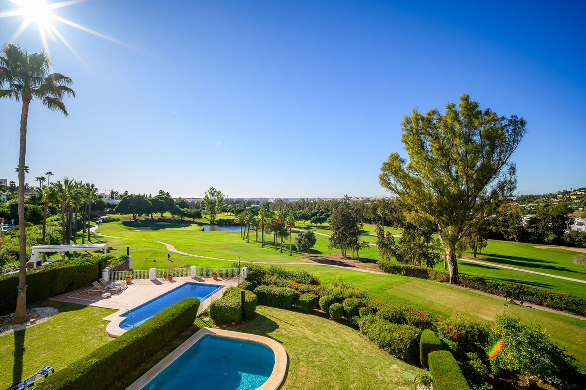 Condominium in Marbella, Andalucía 12811002