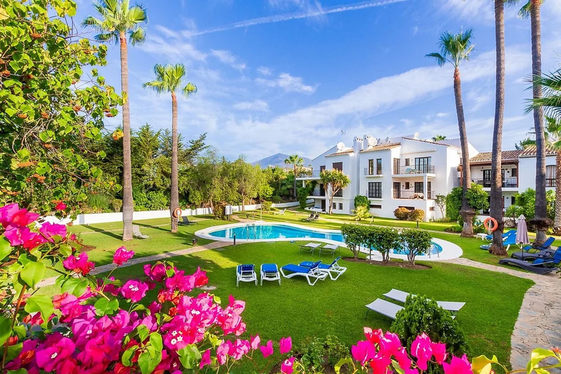 Haus im Marbella, Andalucía 12811021