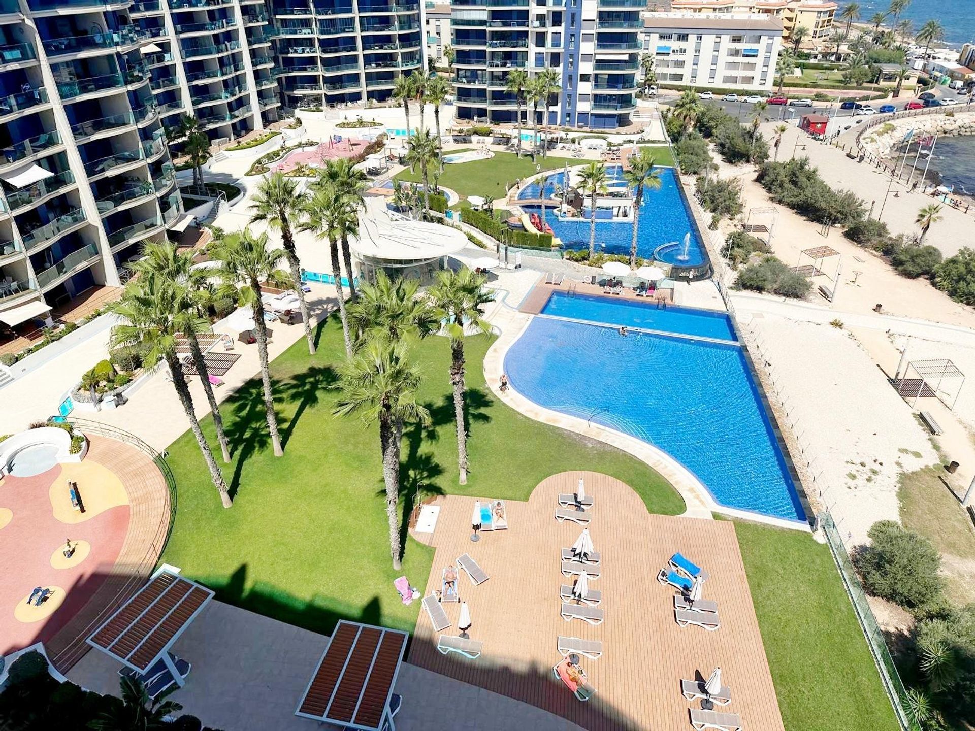 Condominium dans Punta Prima, Comunidad Valenciana 12811595