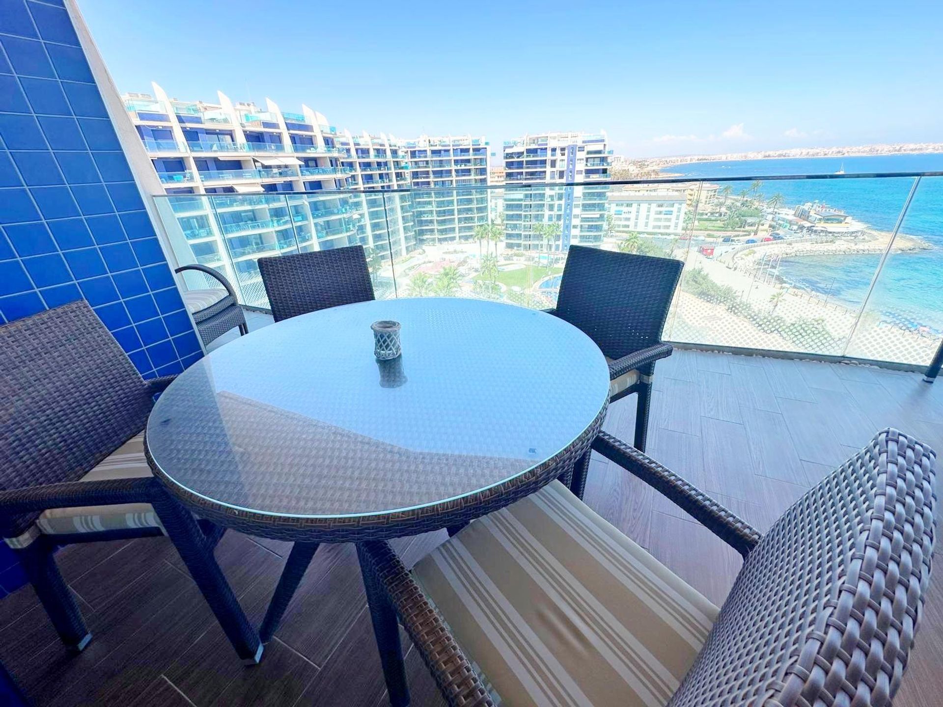 Condominium dans Punta Prima, Comunidad Valenciana 12811595