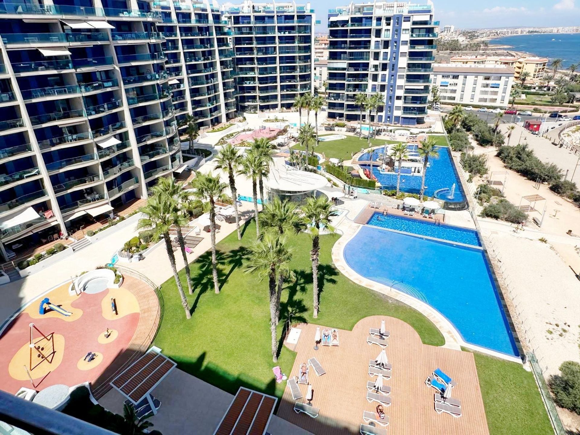 Condominium dans Punta Prima, Comunidad Valenciana 12811595