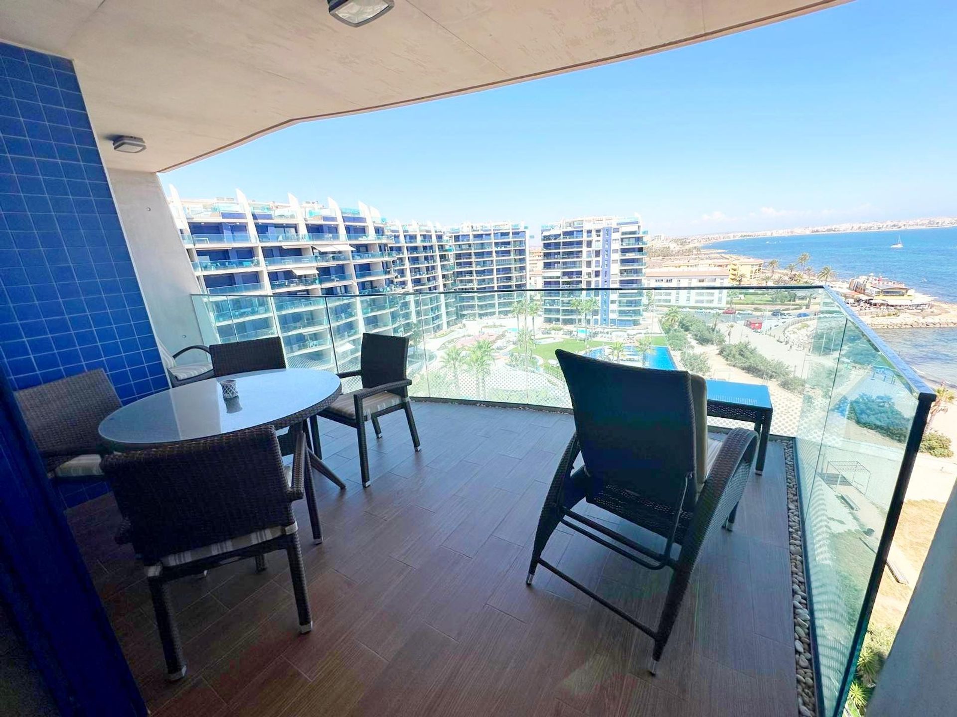 Condominium dans Punta Prima, Comunidad Valenciana 12811595