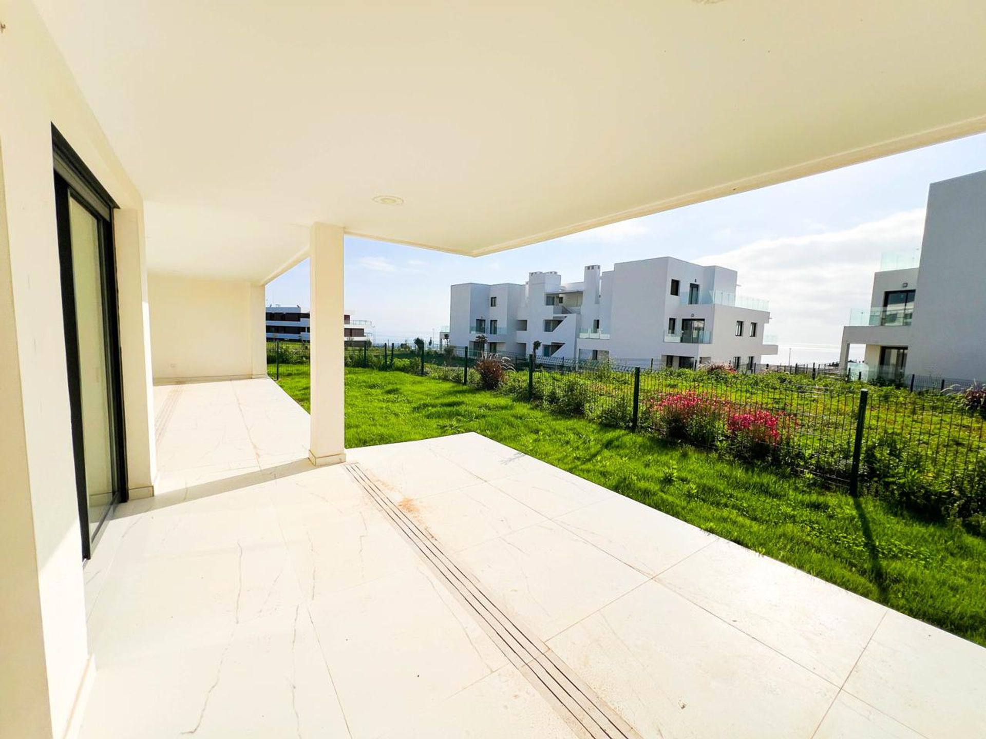 Condominium dans Casares Costa, Andalucía 12812257