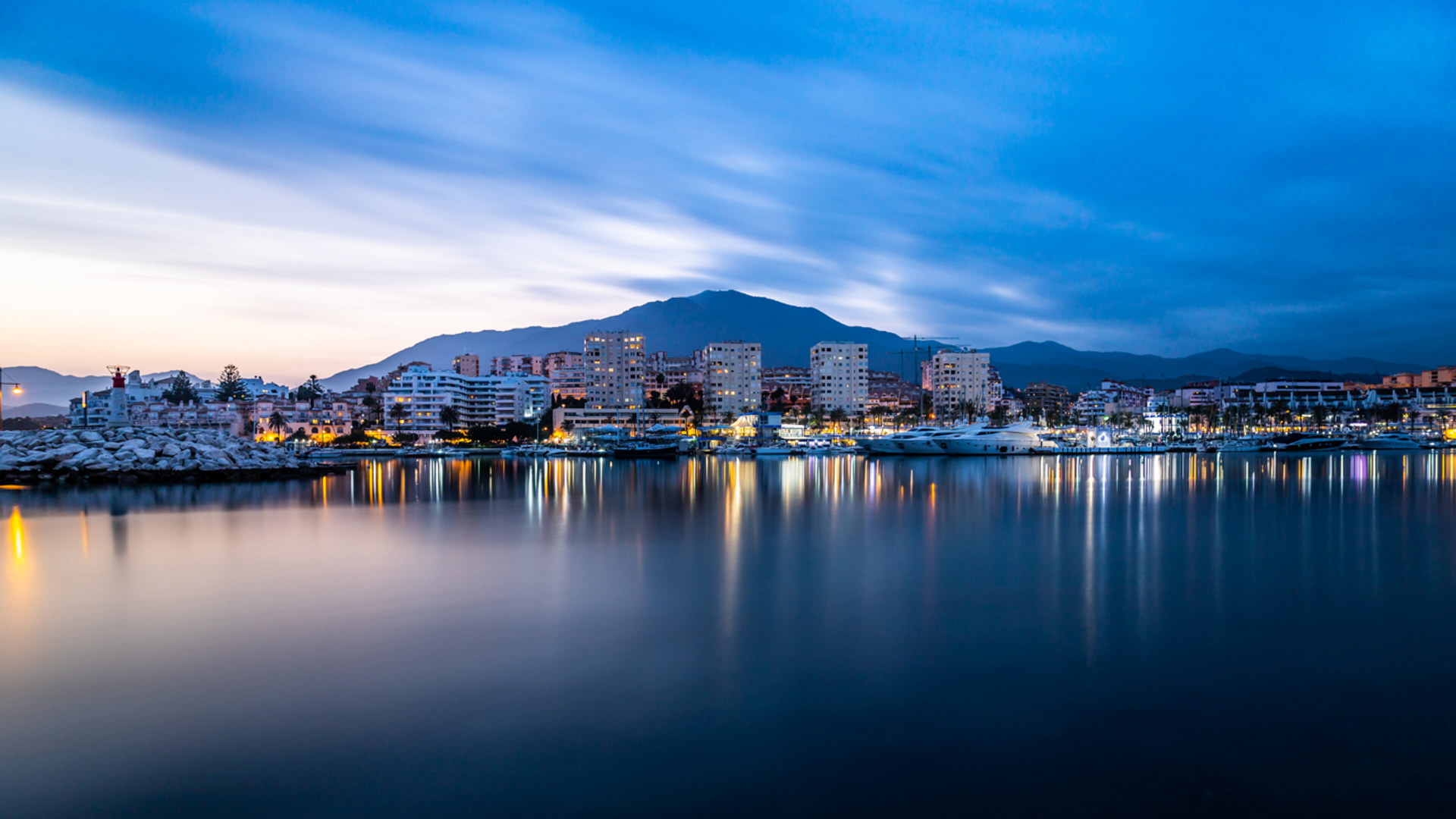 Condominium in Estepona, Andalucía 12812277