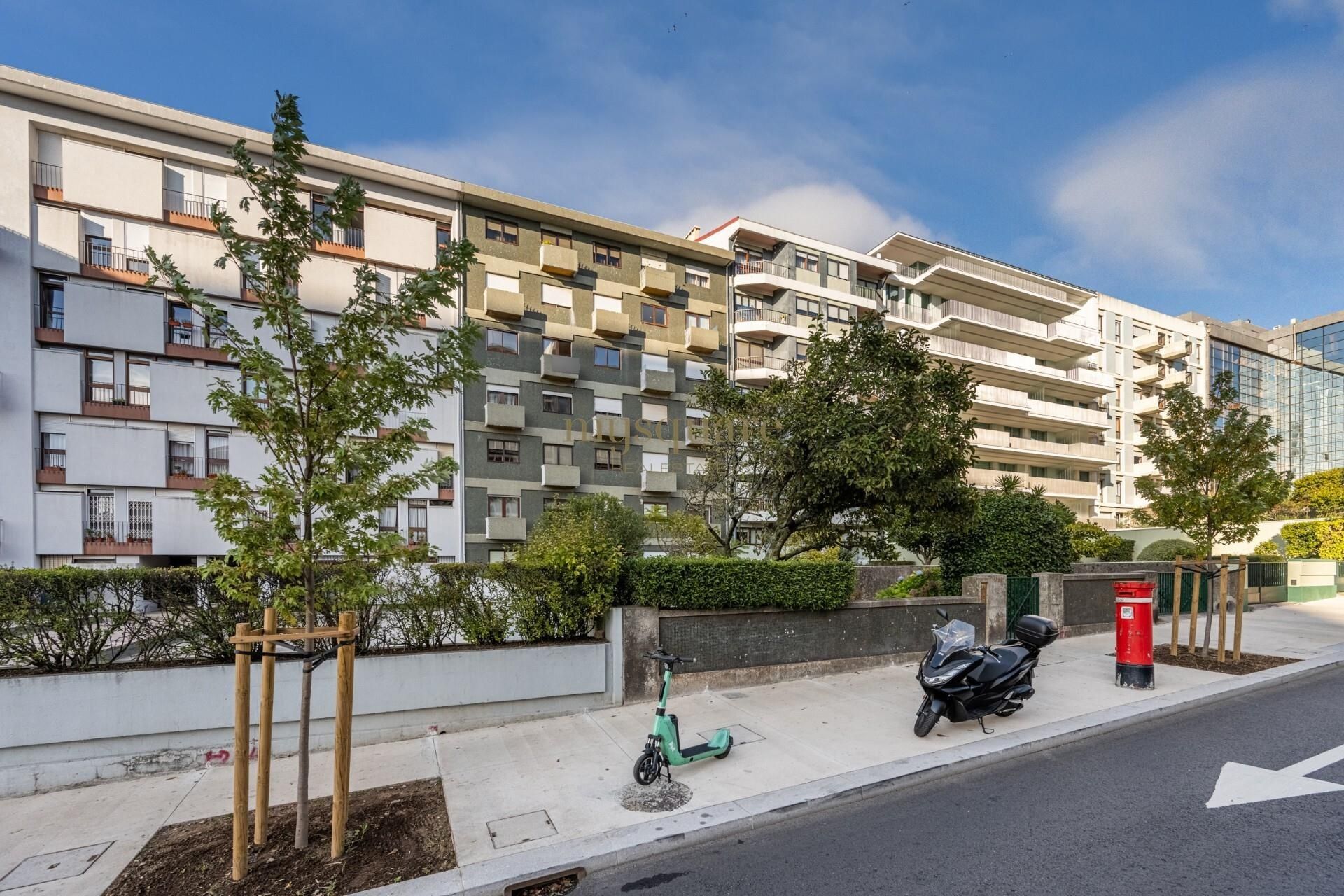 Condominio en Porto, Porto District 12813088