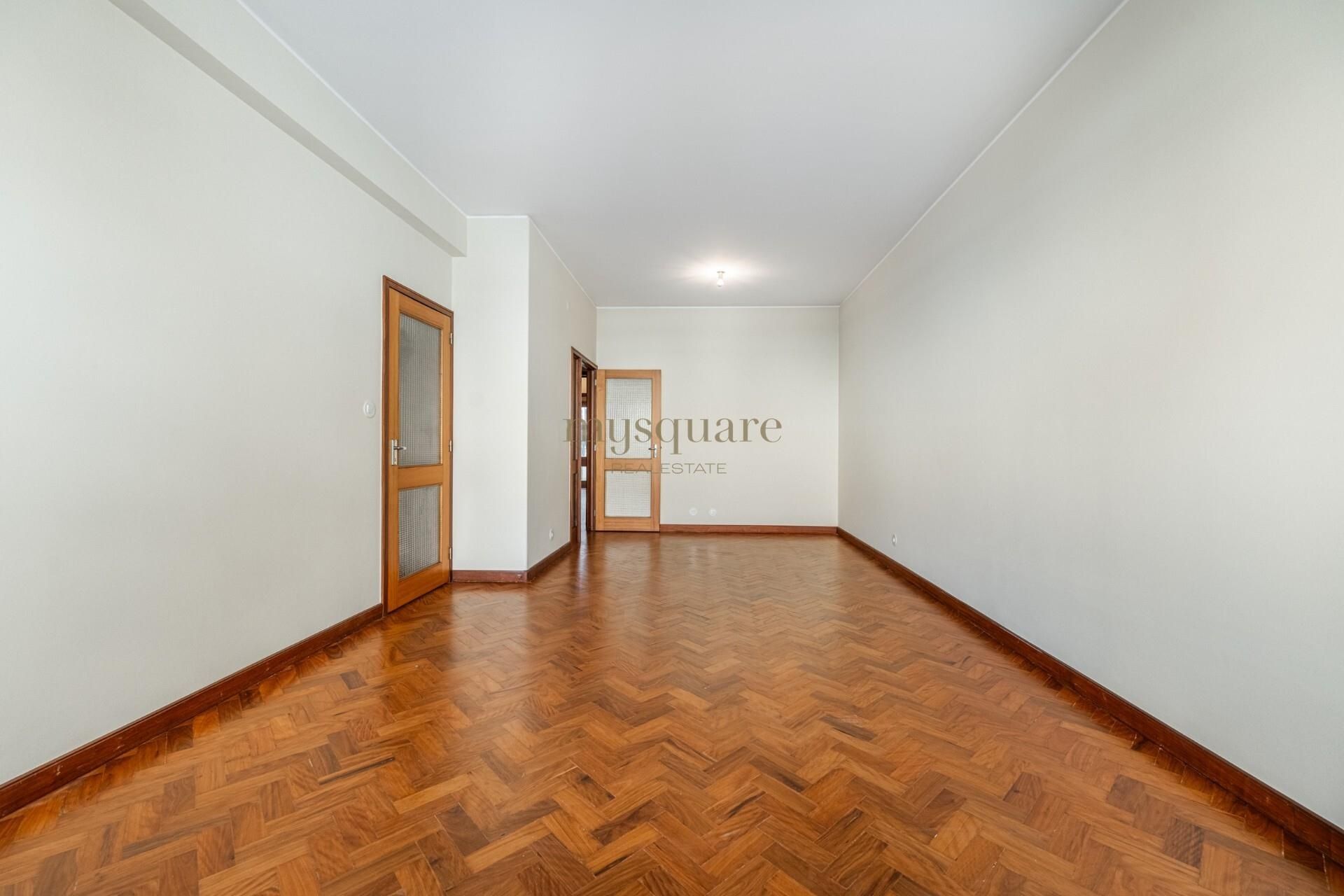 Condominio en Porto, Porto District 12813088