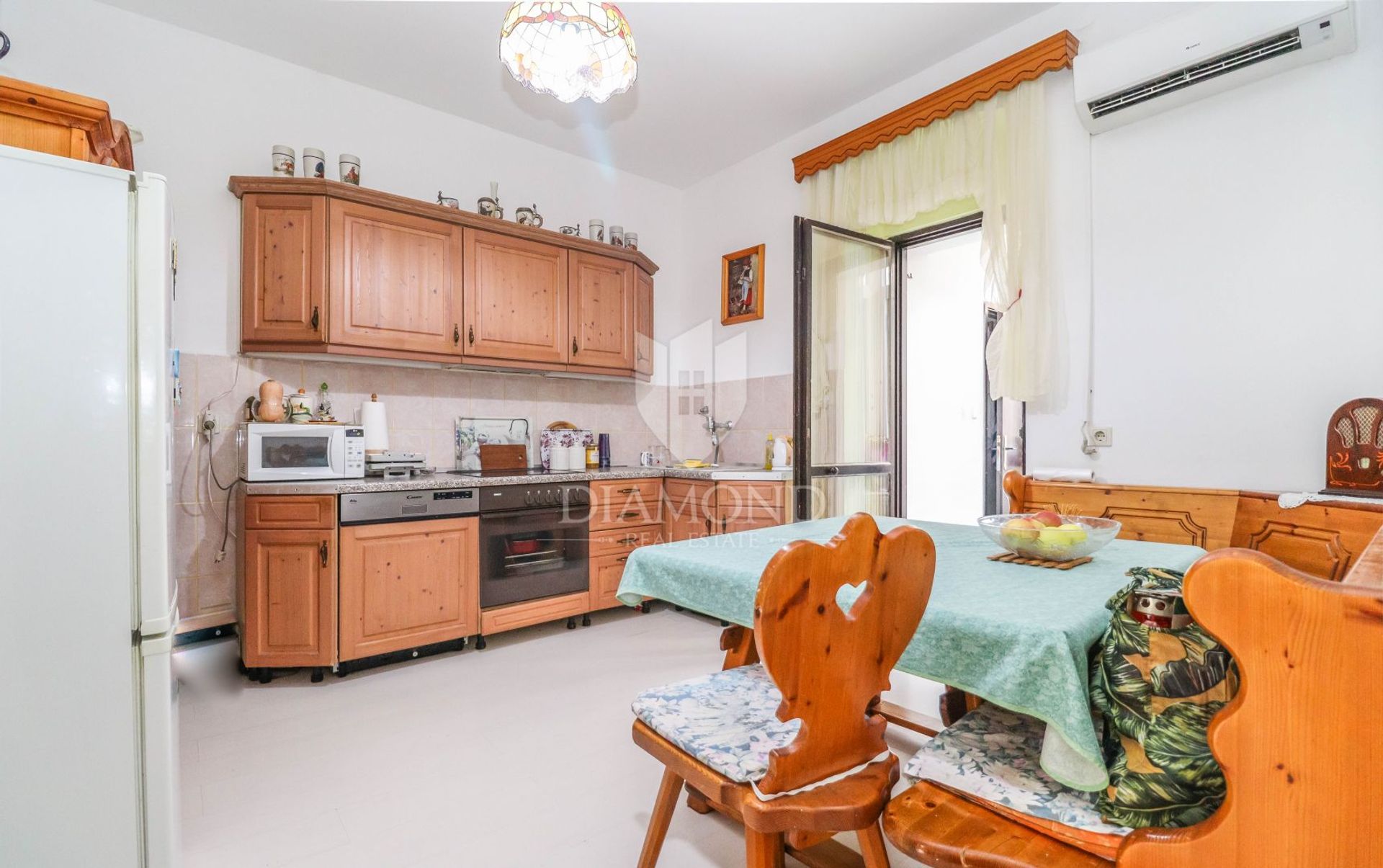 Condominio en Zminj, Istarska Županija 12813298