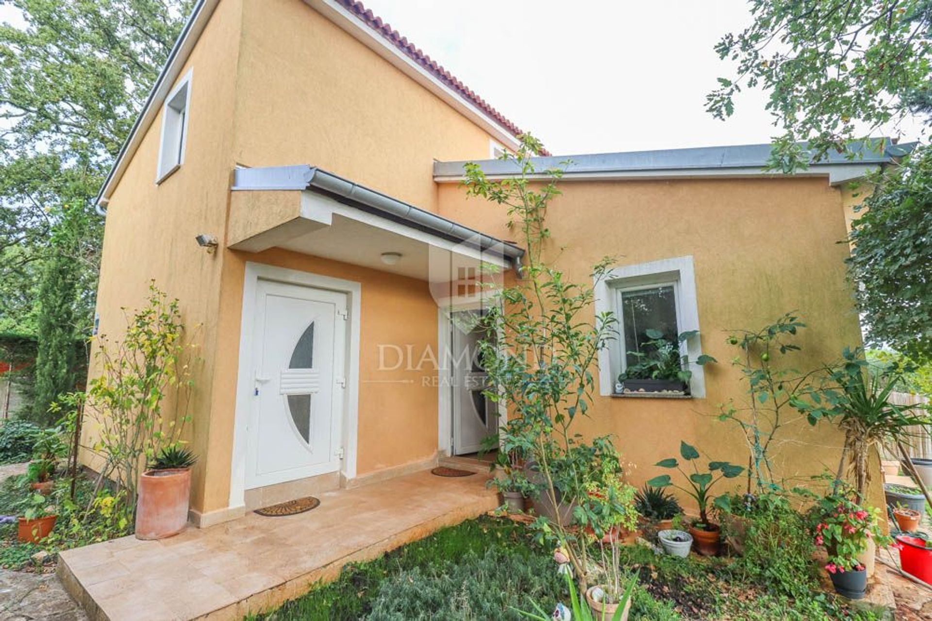 House in Valtura, Istria County 12813320