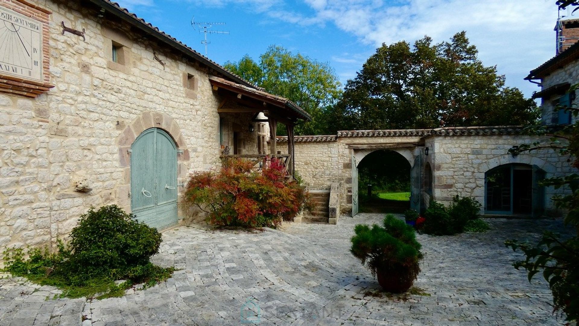 Other in Cordes-sur-Ciel, Occitanie 12813704