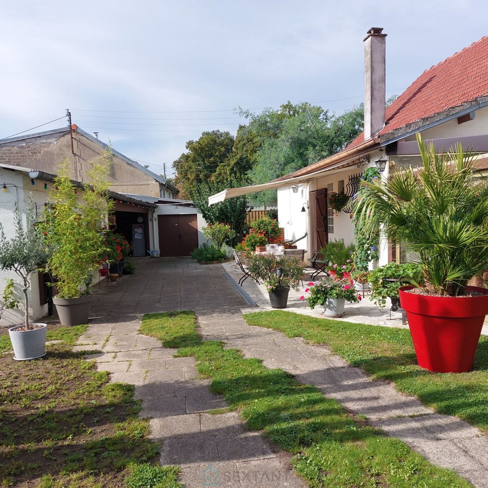 房子 在 Saint-Aubin-lès-Elbeuf, Normandy 12813757