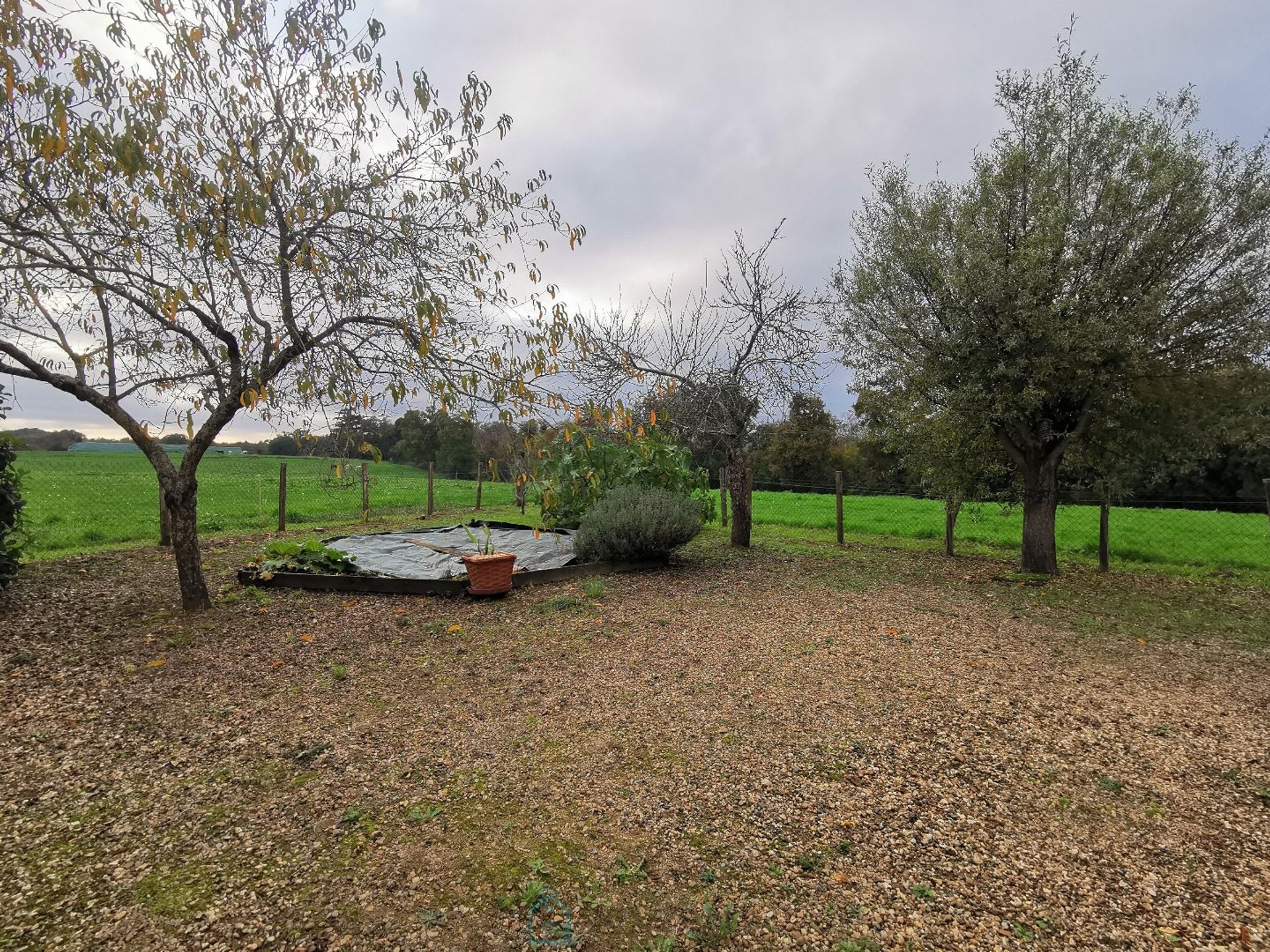 casa en Chargé, Centre-Val de Loire 12813827