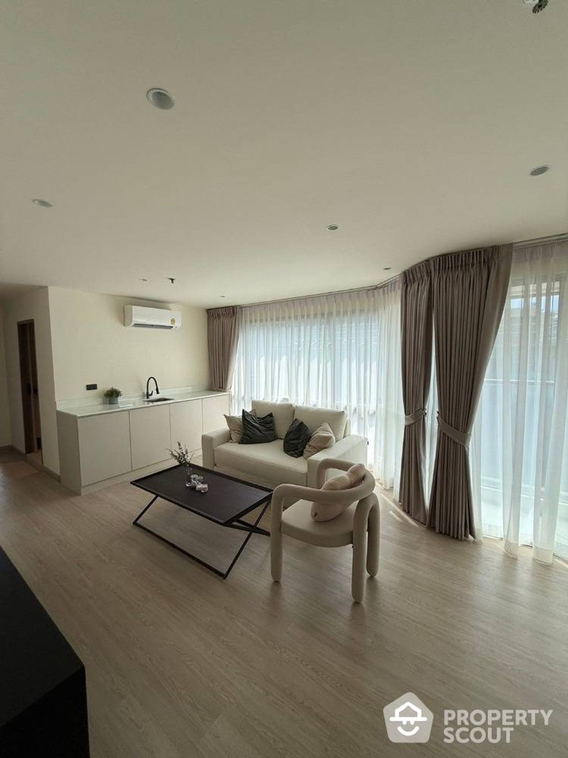 Condominium in Ban Na Song, Krung Thep Maha Nakhon 12814632