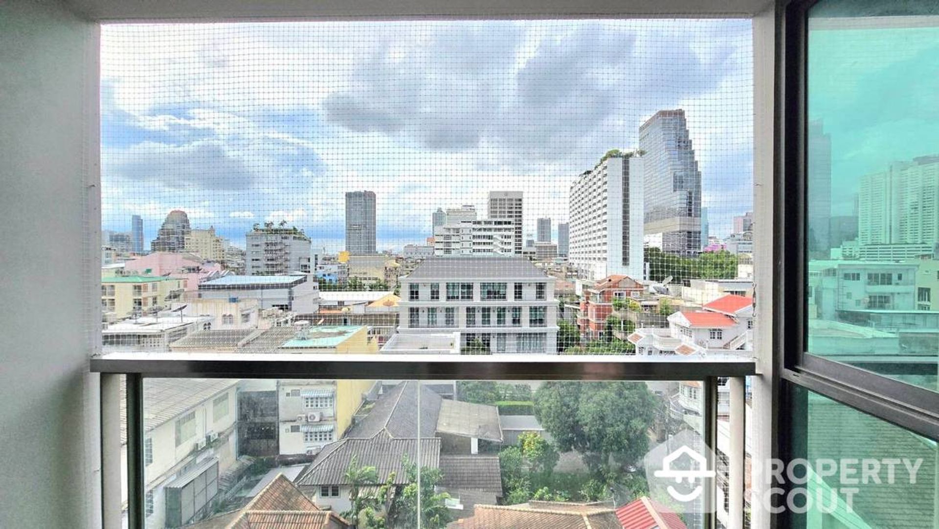 Condominium dans Bang Rak, Krung Thep Maha Nakhon 12814701