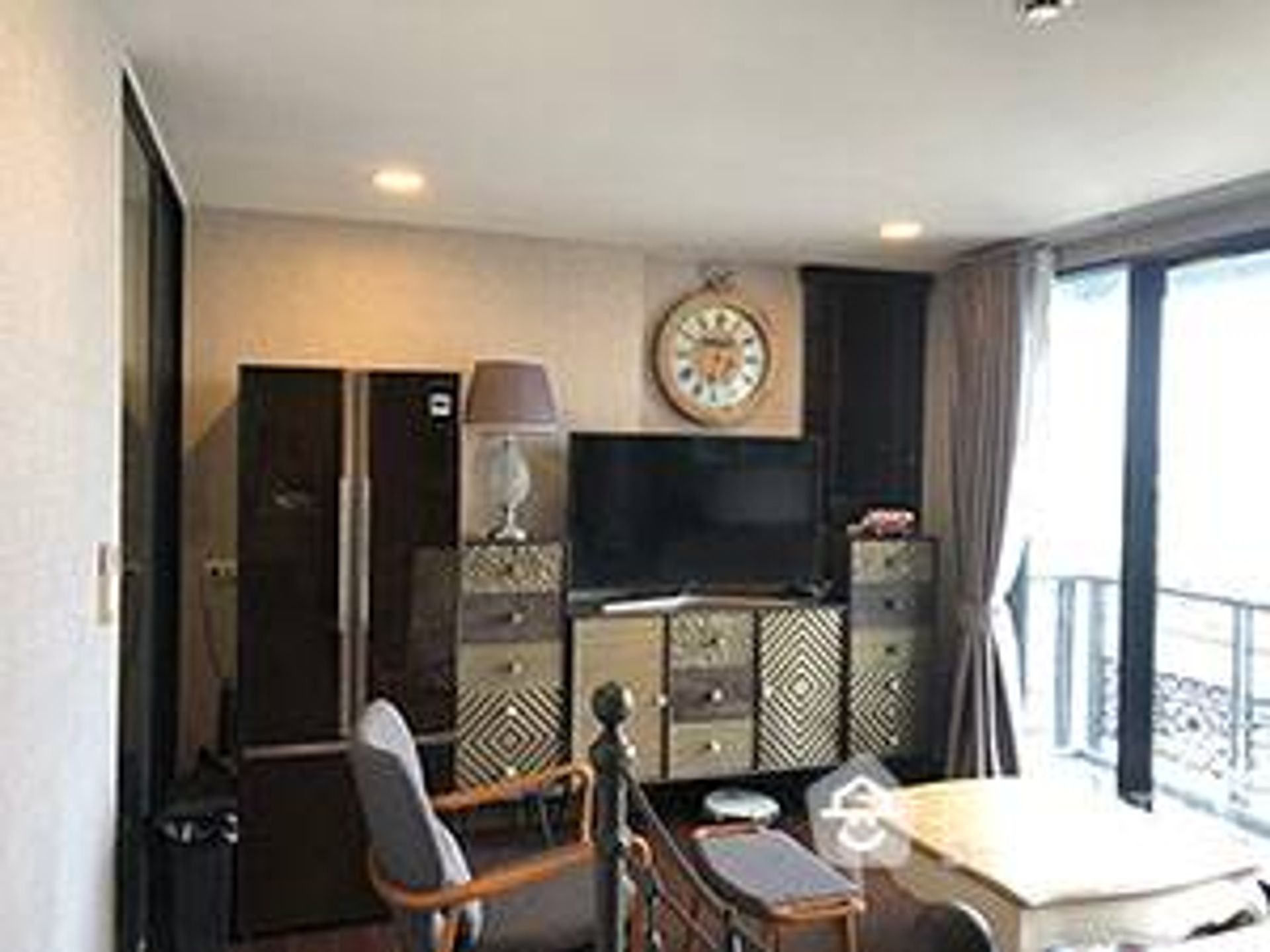 Condominium in Godown, Krung Thep Maha Nakhon 12814725