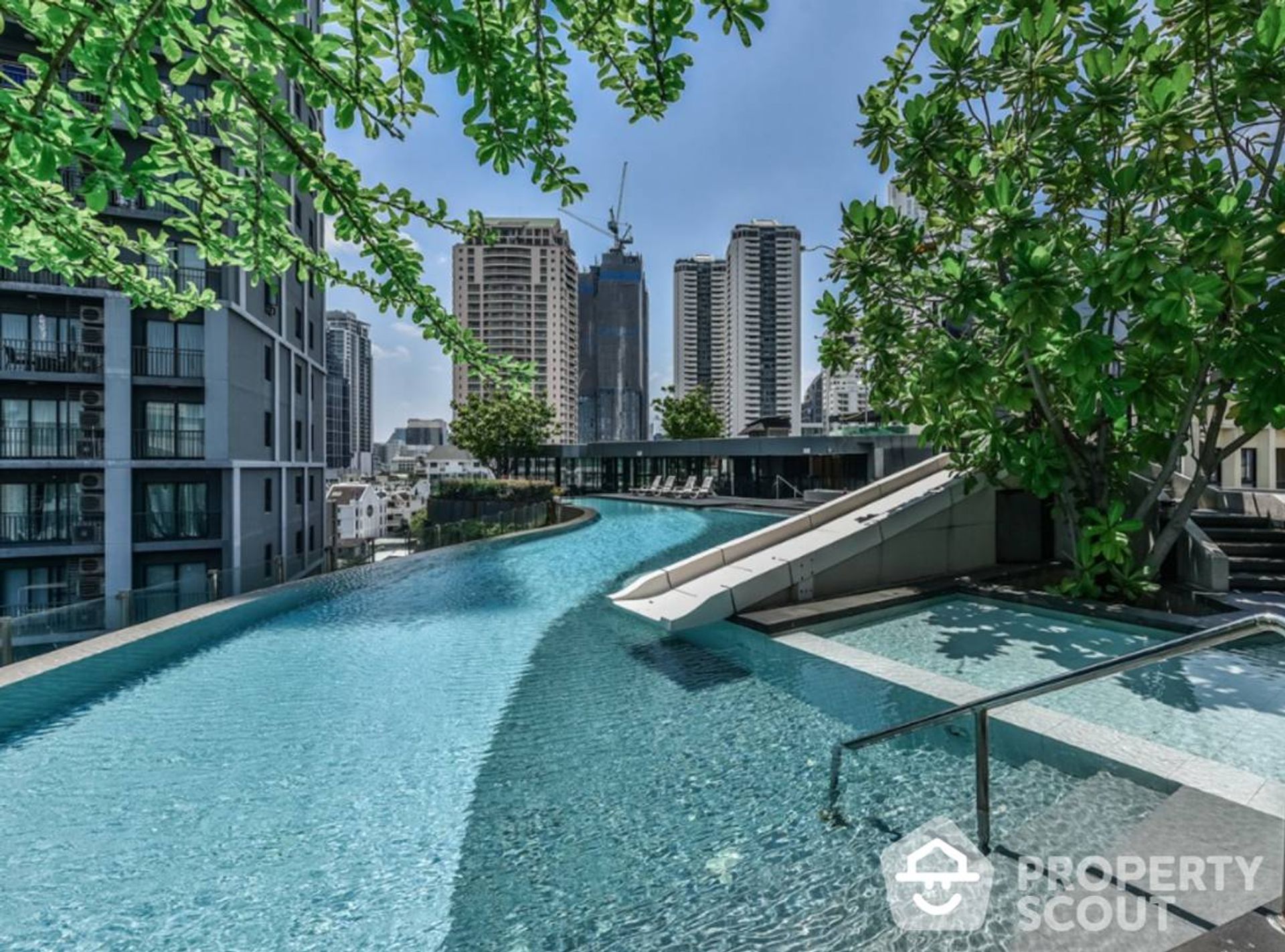 Condominium in Sathon, Krung Thep Maha Nakhon 12814745