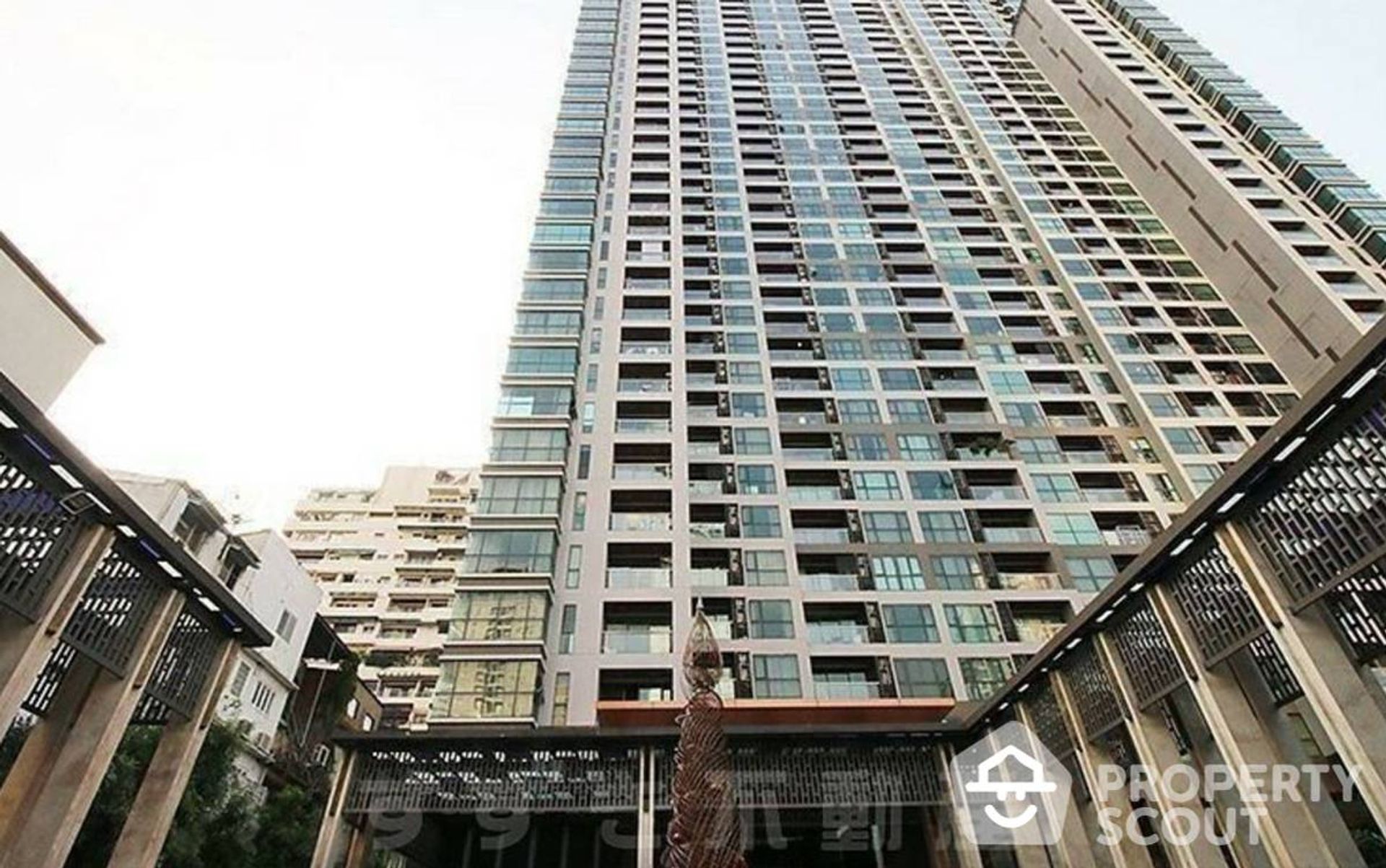 Condominium in Bang Rak, Krung Thep Maha Nakhon 12814780