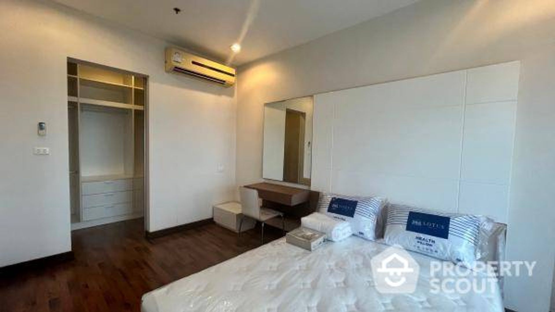 Condominium in , Krung Thep Maha Nakhon 12814791