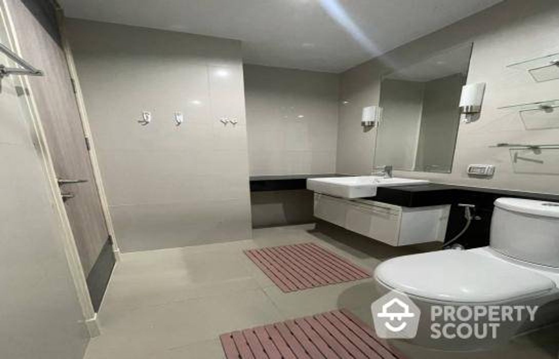 Condominium in Ratchathewi, Krung Thep Maha Nakhon 12814821