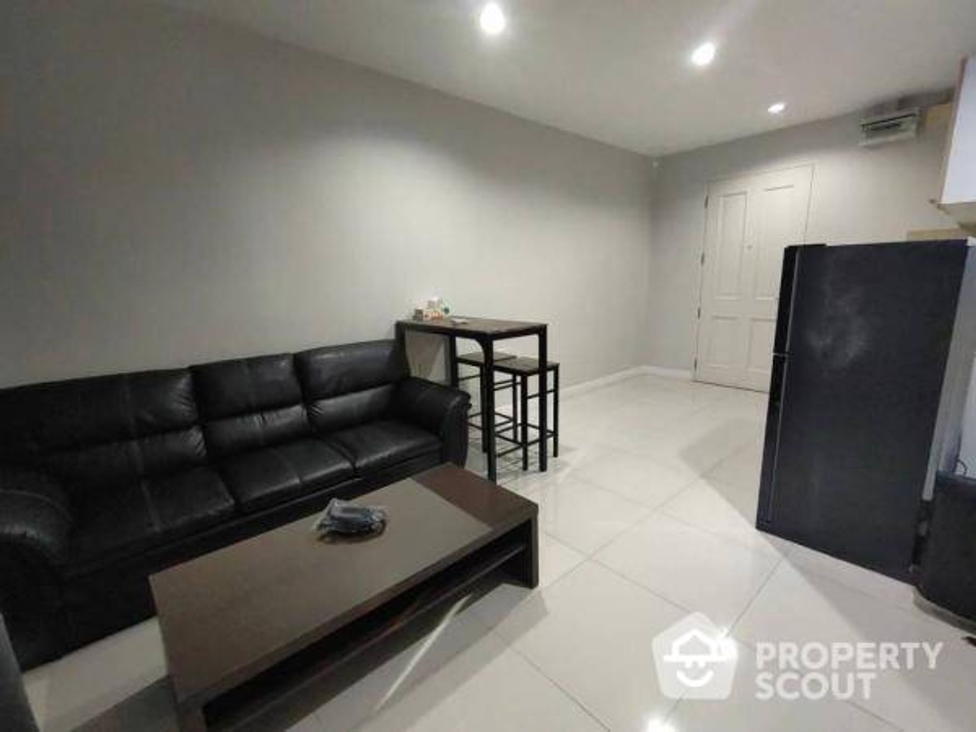 Condominium in Ban Na Song, Krung Thep Maha Nakhon 12814825