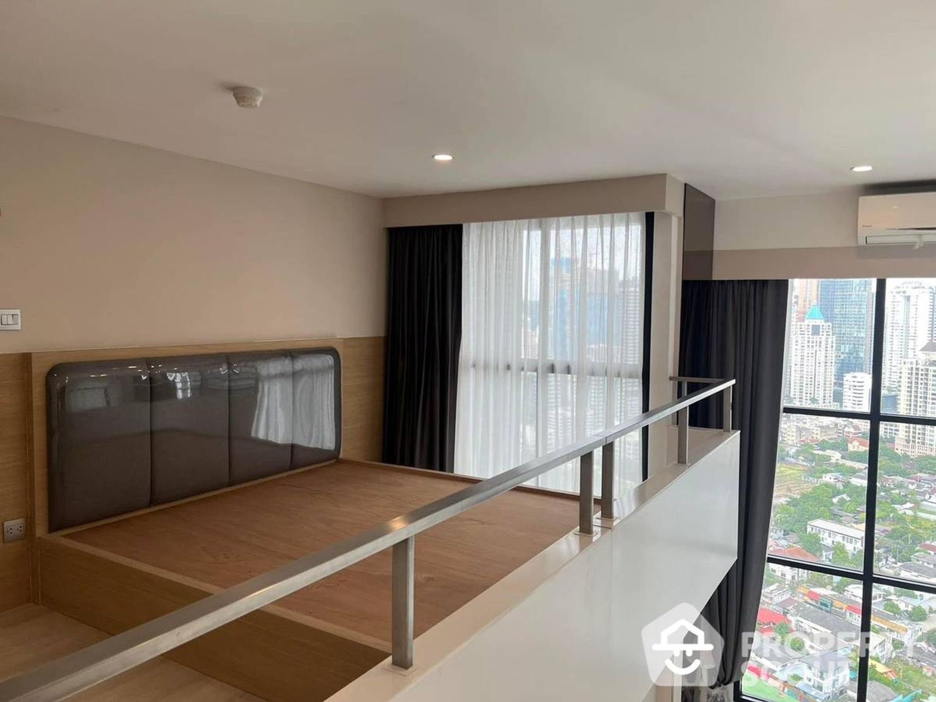 Condominium in Sathon, Krung Thep Maha Nakhon 12814880