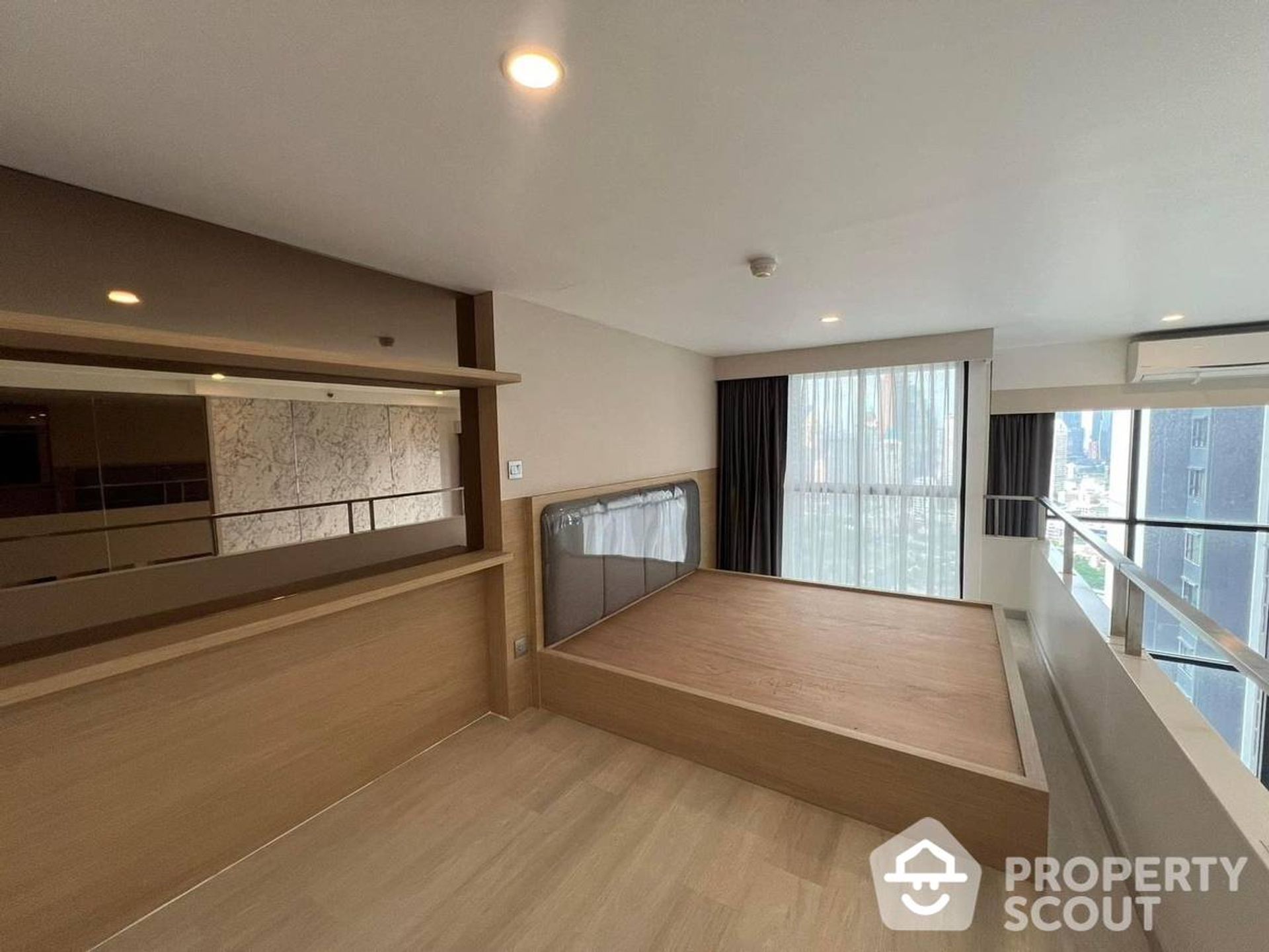 Condominium in Sathon, Krung Thep Maha Nakhon 12814880