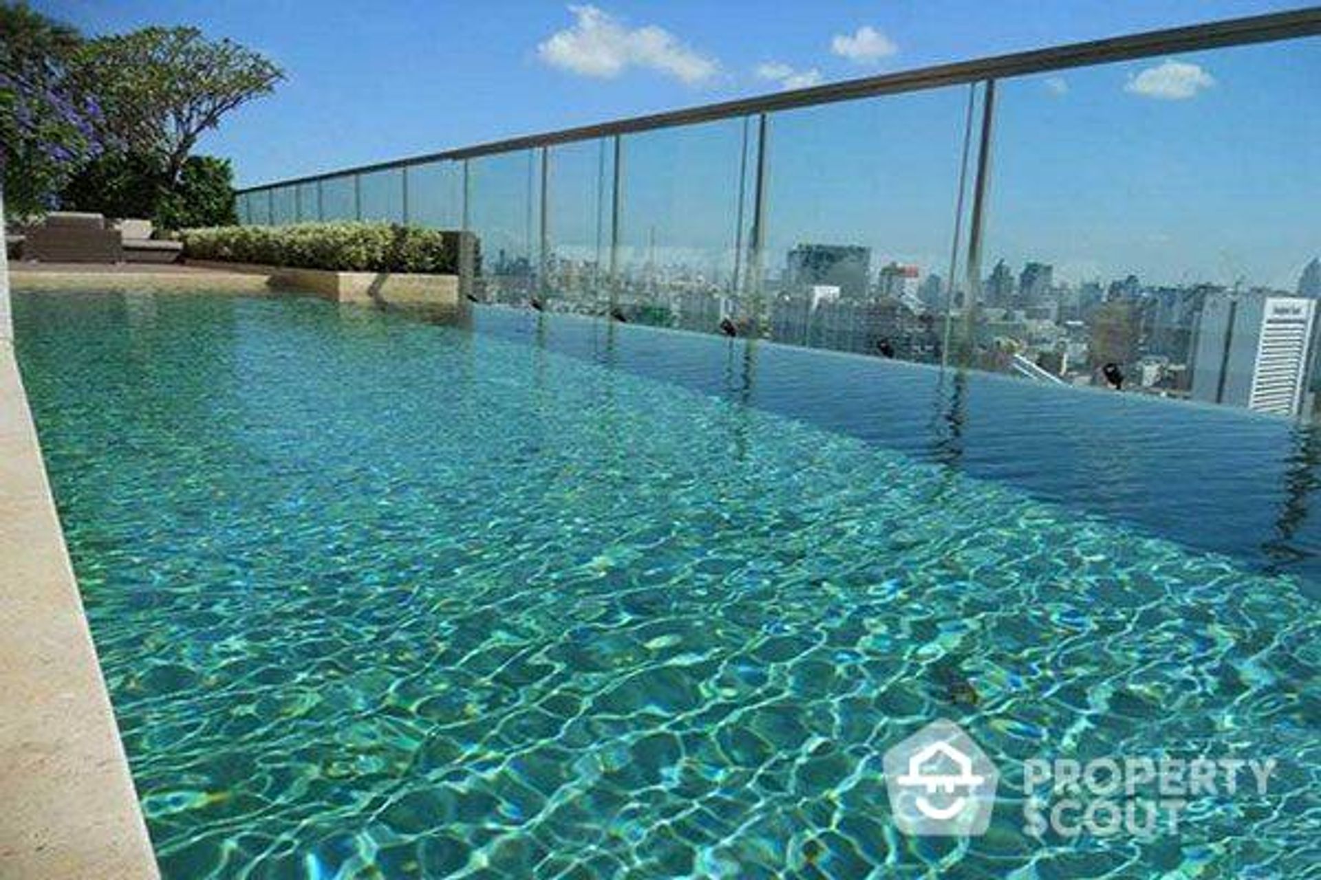 Condominium dans Bang Rak, Krung Thep Maha Nakhon 12814912