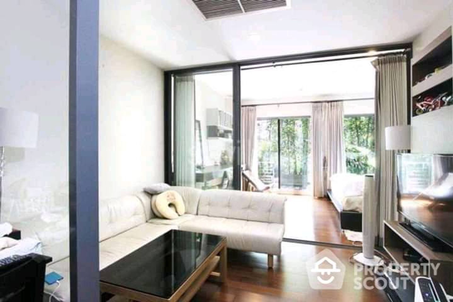 Condominium in Khlong Toei, Krung Thep Maha Nakhon 12814922