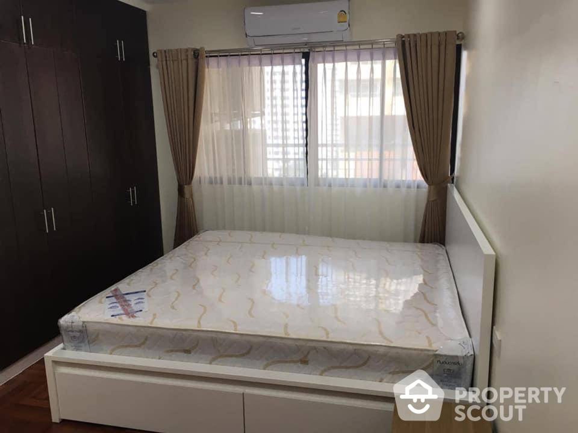 Condominium in Krung Thep Maha Nakhon, จังหวัด 12814955