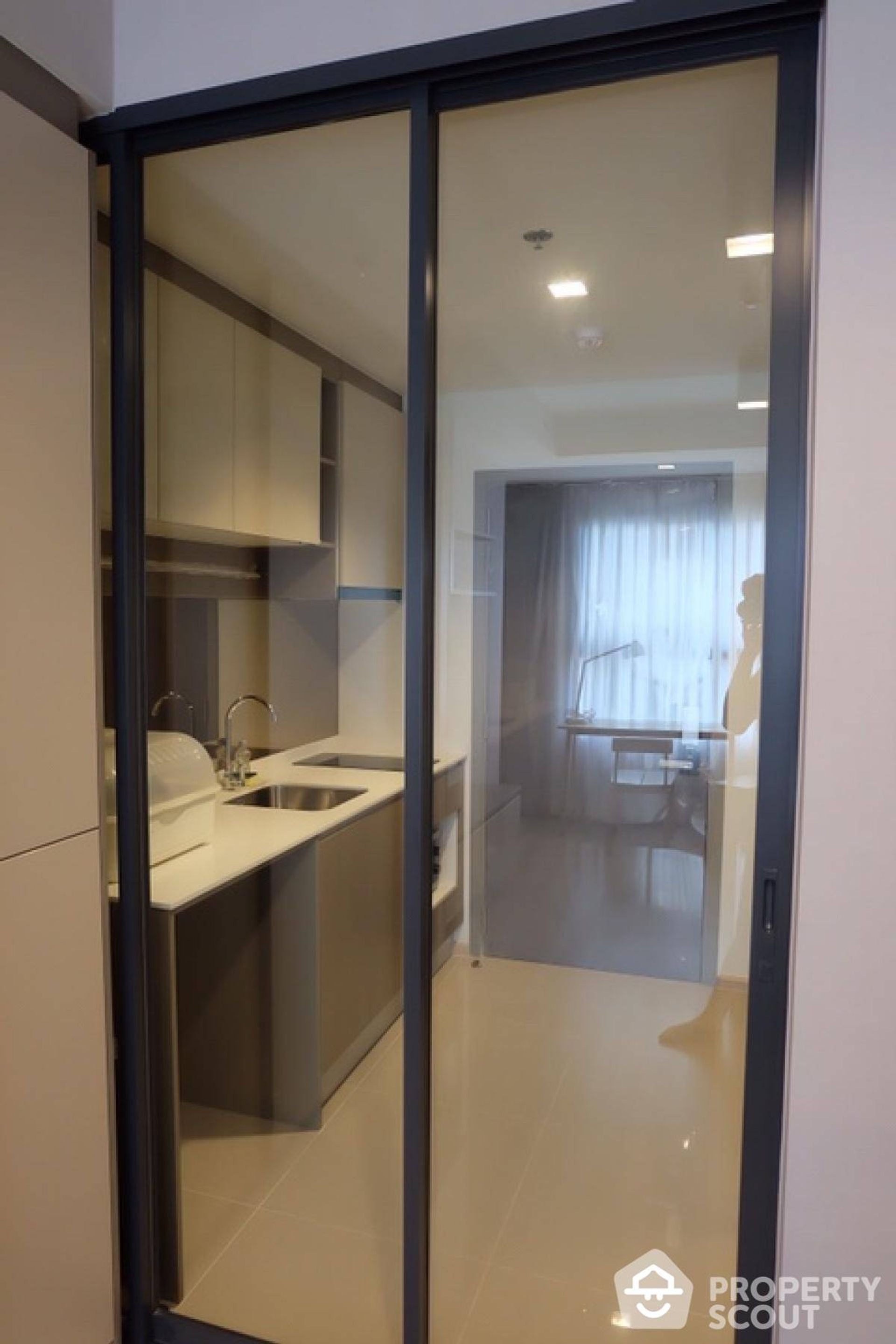 Condominium in Godown, Krung Thep Maha Nakhon 12815013